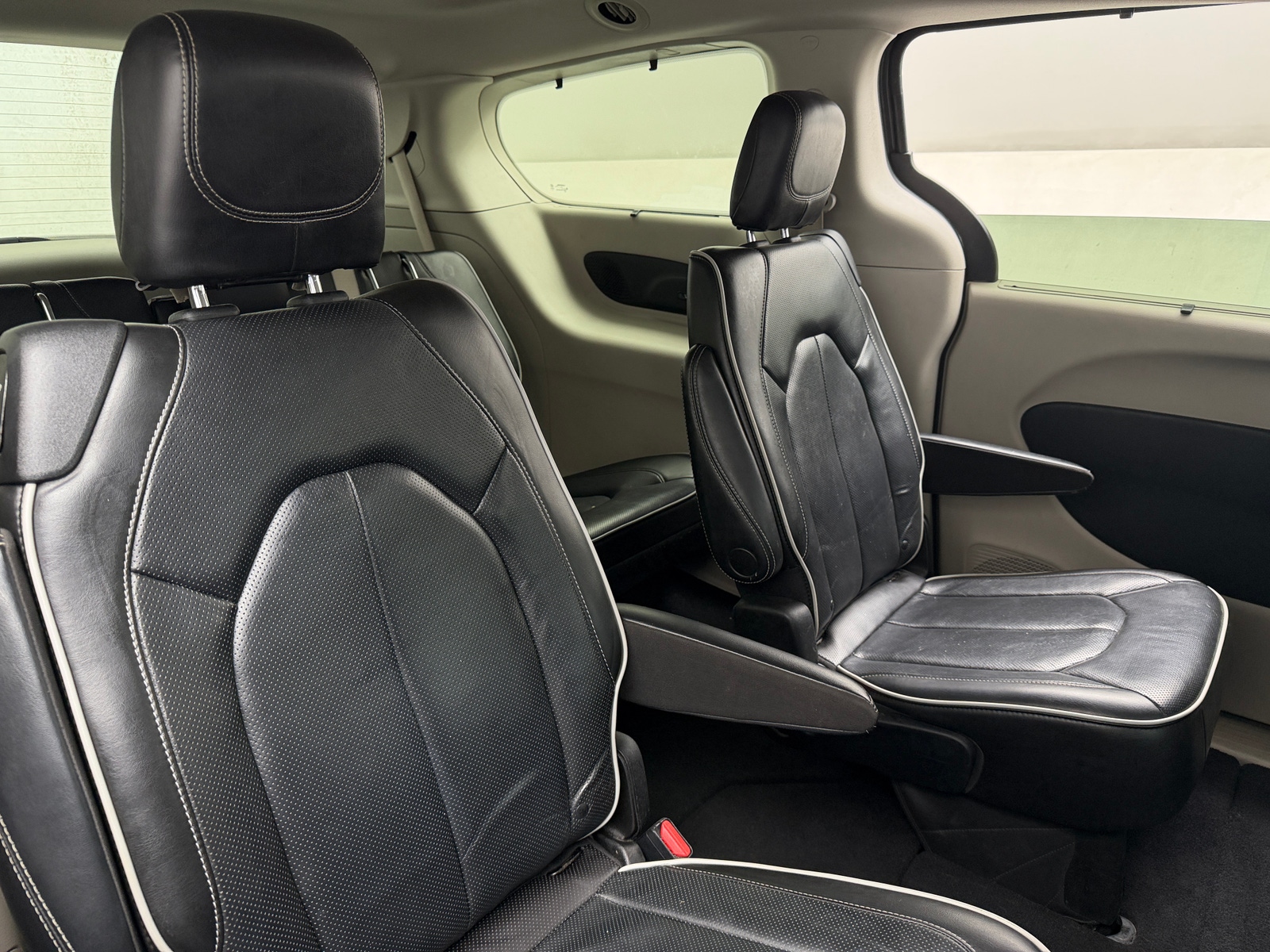Thumbnail: 2022 Chrysler Pacifica - 5