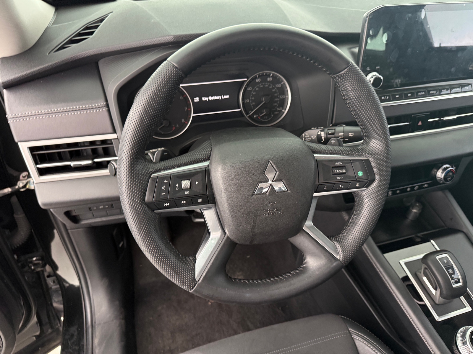 Thumbnail: 2023 Mitsubishi Outlander - 4