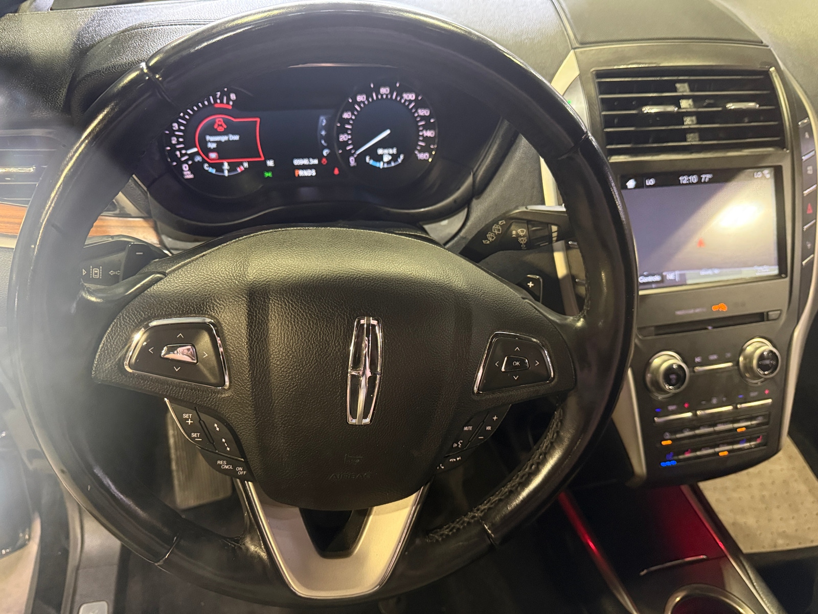 Thumbnail: 2017 Lincoln MKC - 4