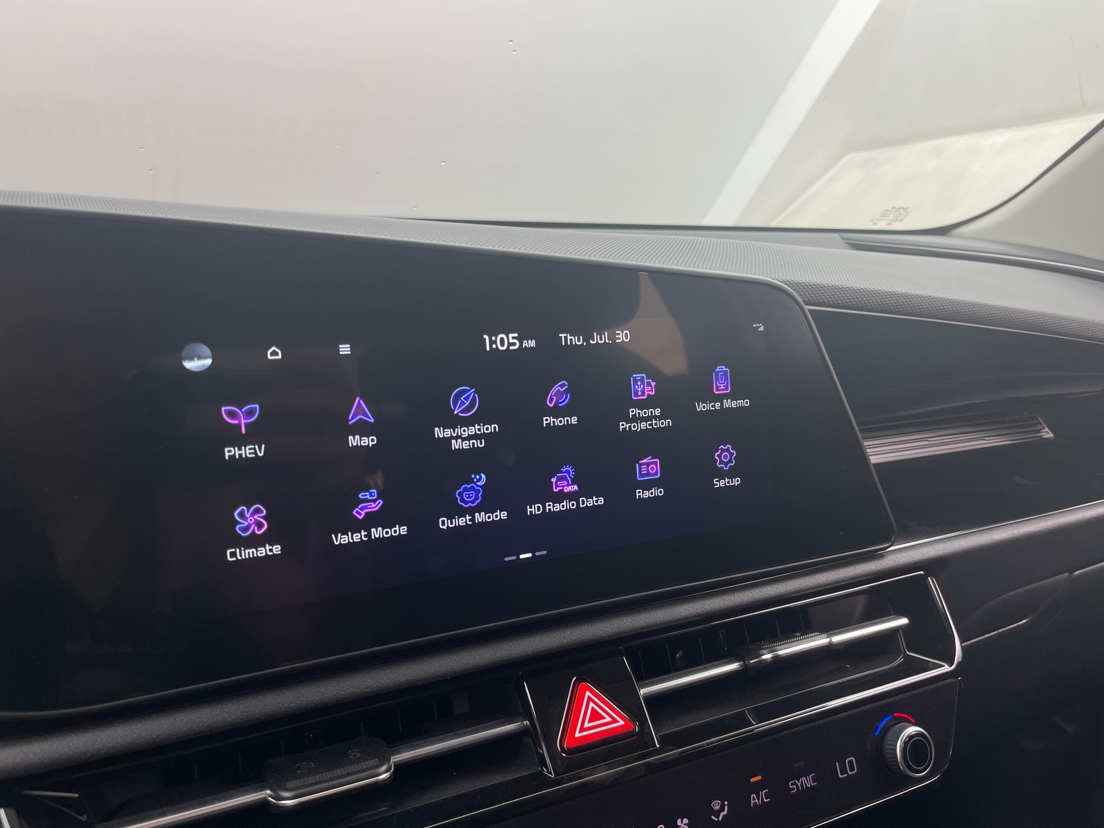 Thumbnail: 2023 Kia Niro - 3