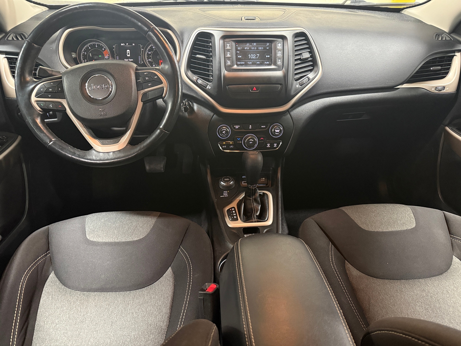 Thumbnail: 2018 Jeep Cherokee - 3