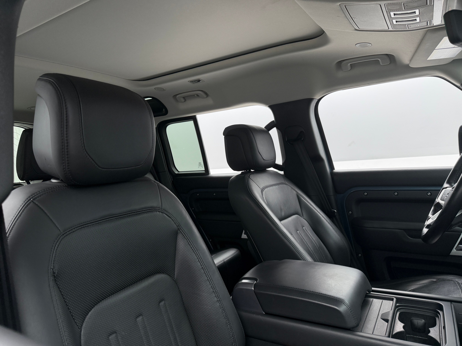 Thumbnail: 2020 Land Rover Defender - 2