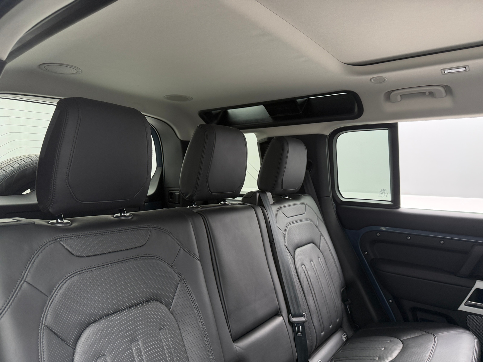 Thumbnail: 2020 Land Rover Defender - 6