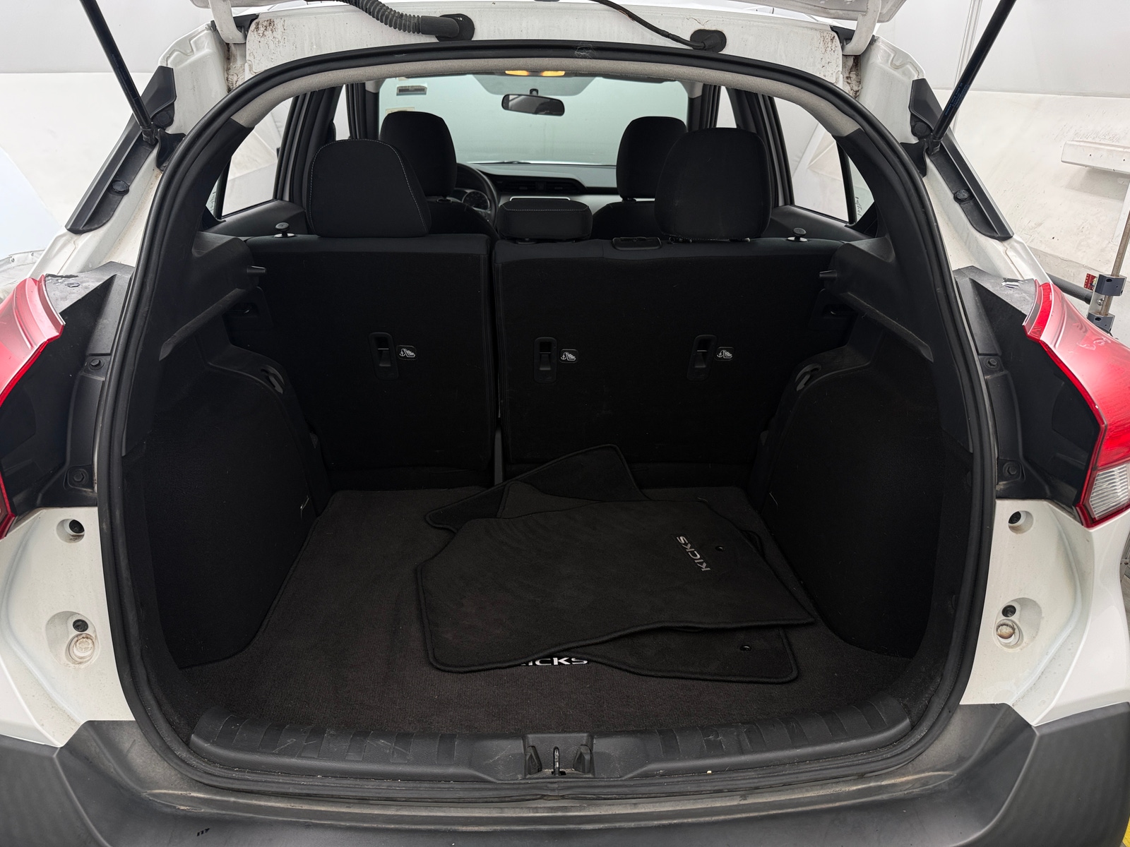 Thumbnail: 2019 Nissan Kicks - 7