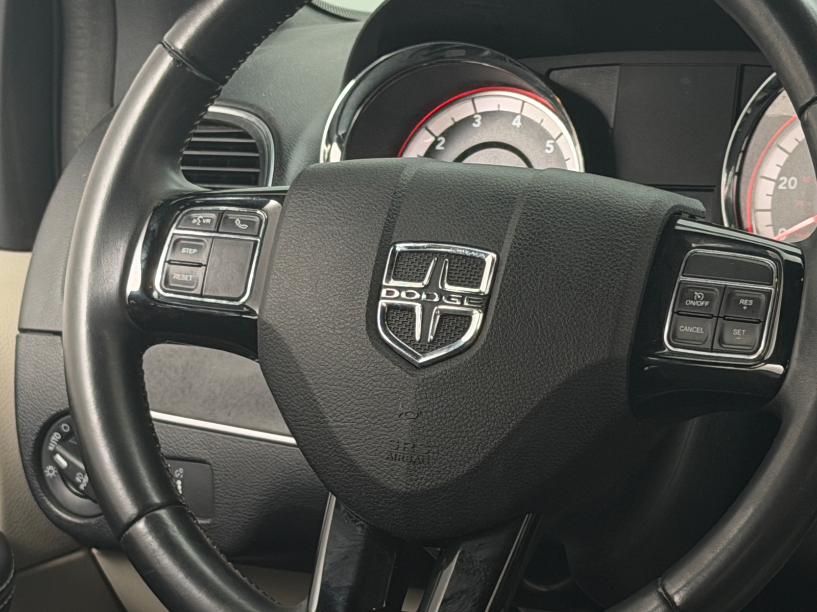 Thumbnail: 2017 Dodge Grand Caravan - 4