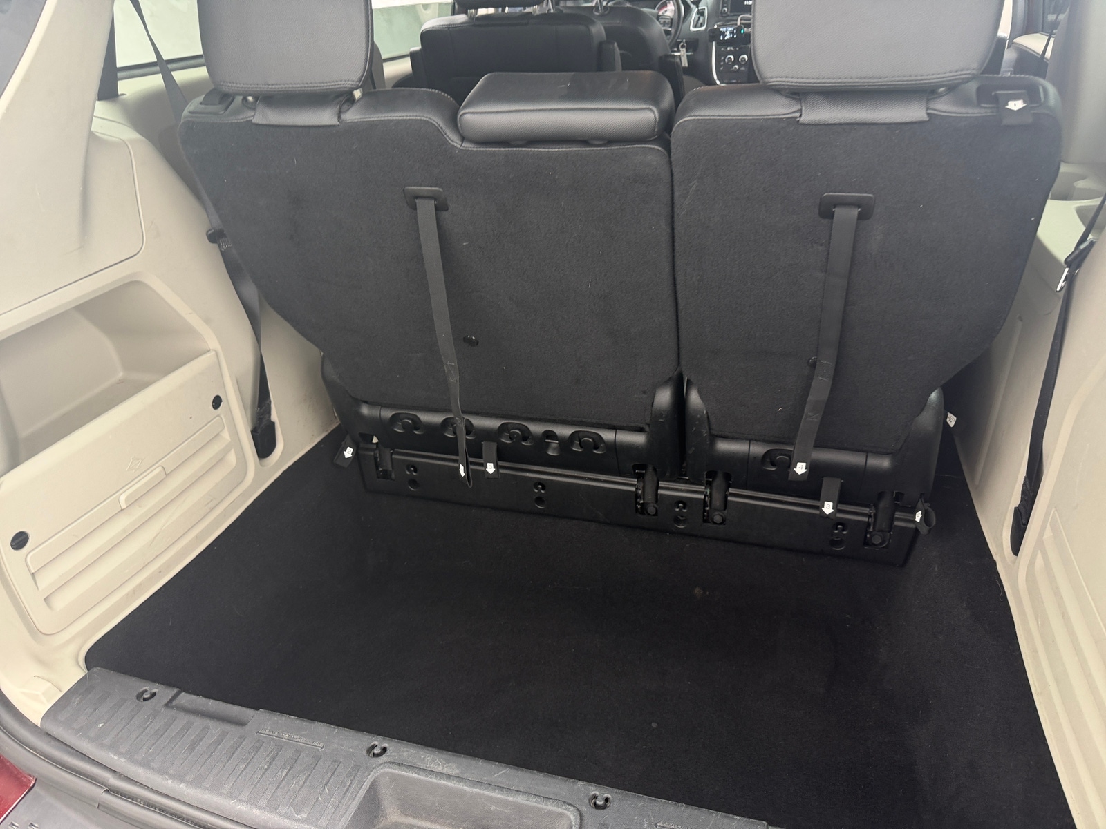 Thumbnail: 2017 Dodge Grand Caravan - 6