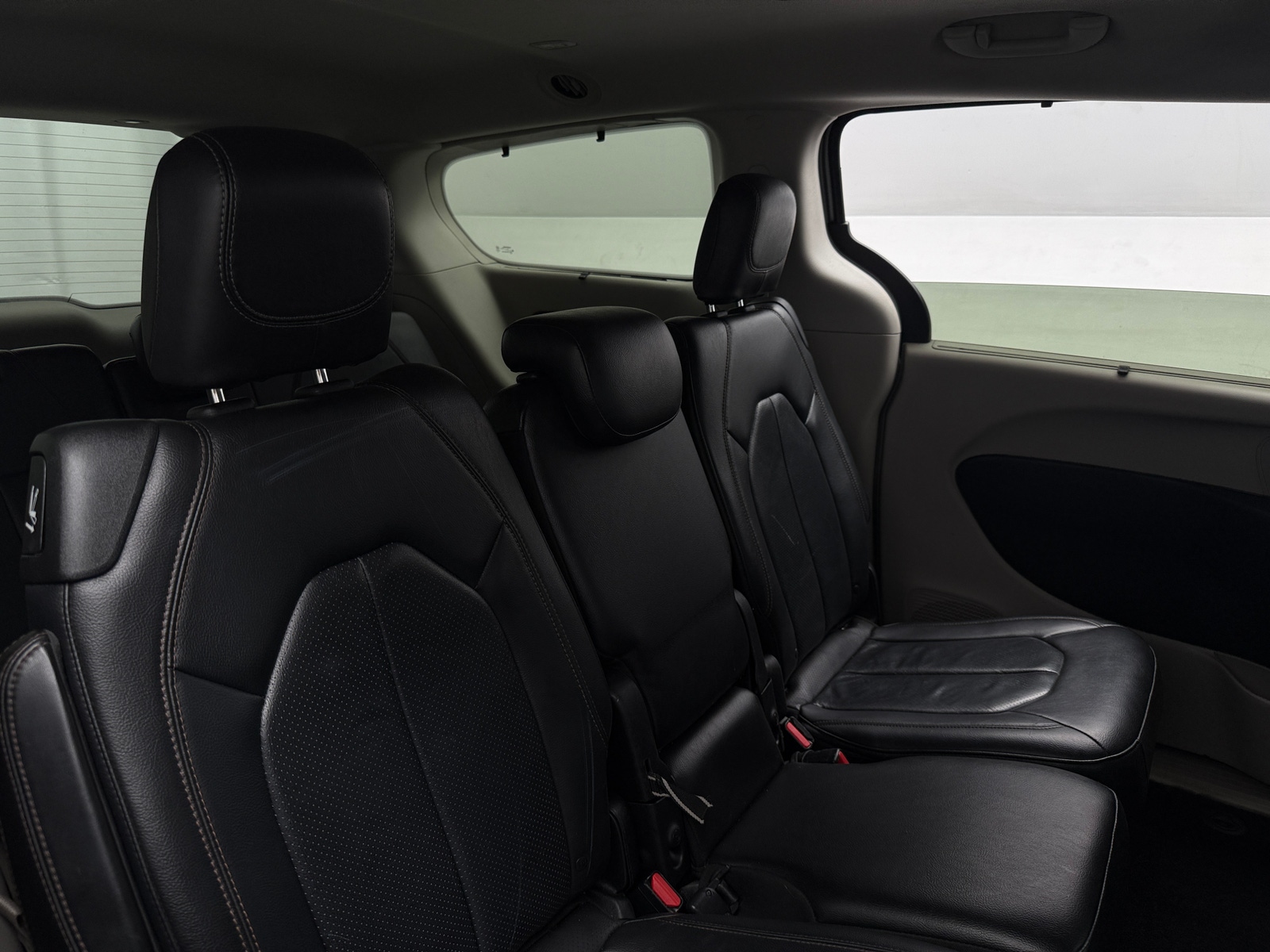 Thumbnail: 2019 Chrysler Pacifica - 5