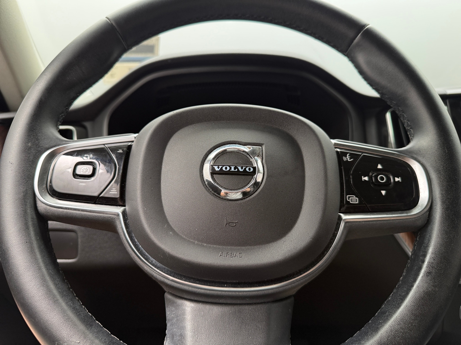 Thumbnail: 2023 Volvo XC60 - 4
