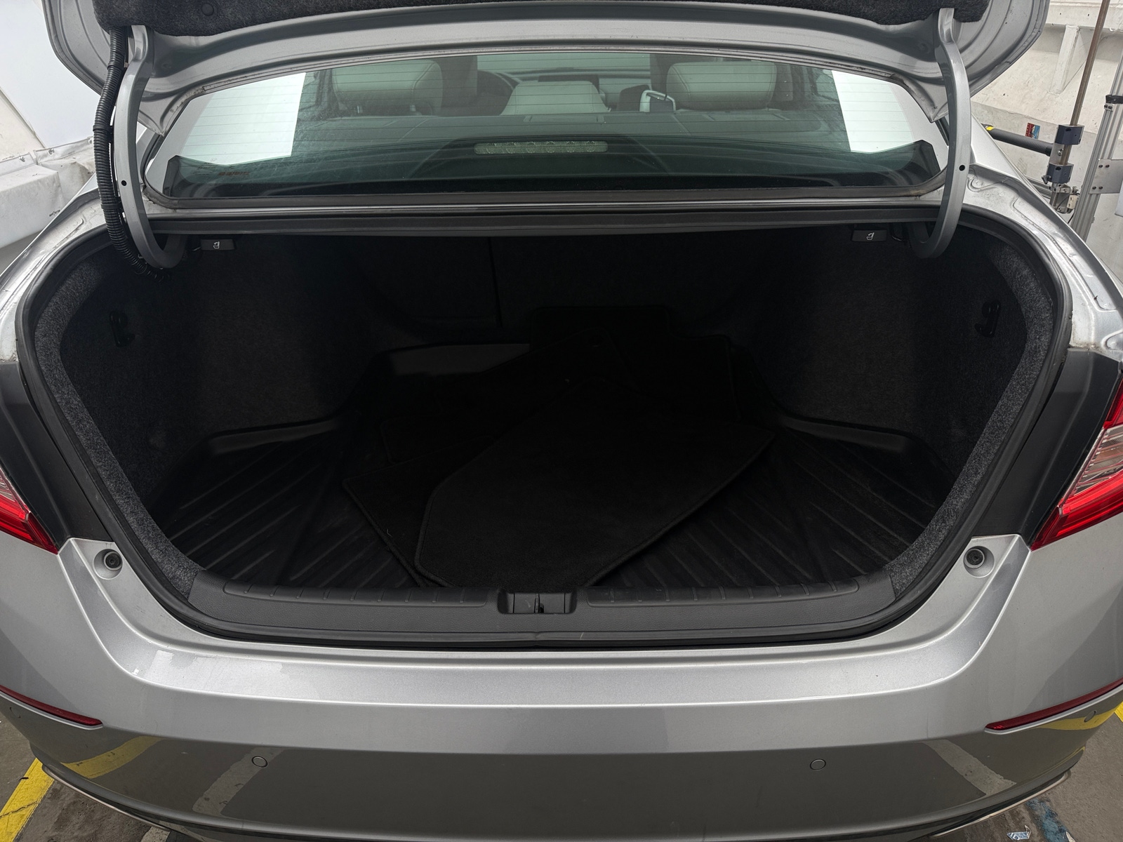 Thumbnail: 2019 Honda Accord - 6