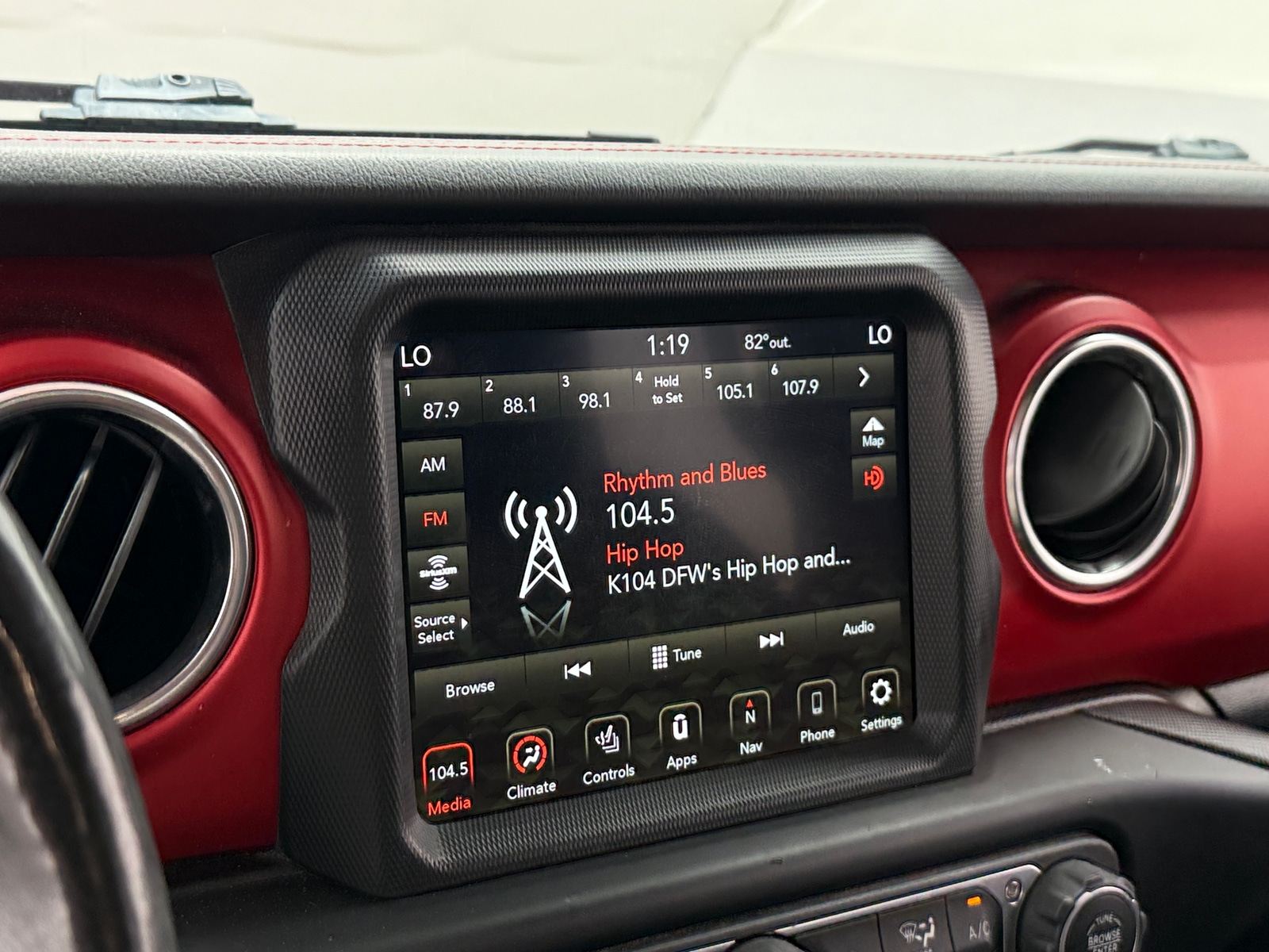 Thumbnail: 2020 Jeep Gladiator - 3