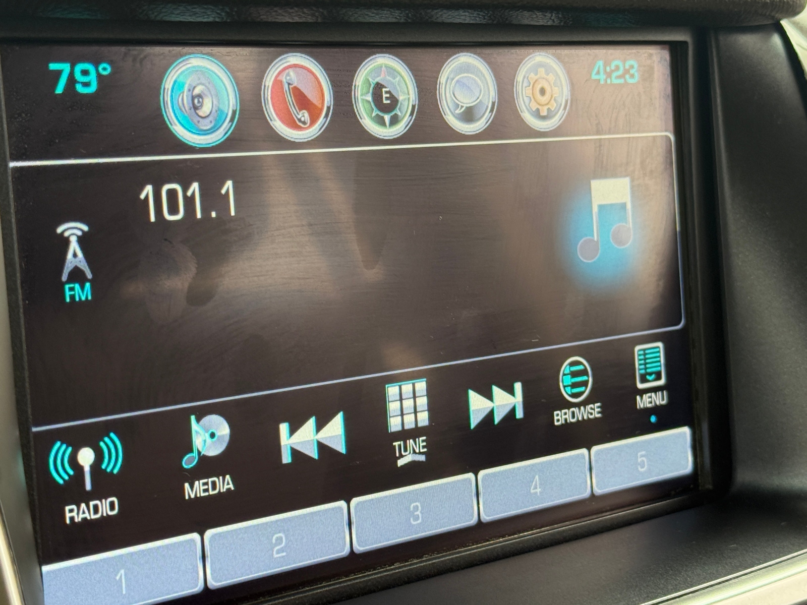 Thumbnail: 2019 Chevrolet Tahoe - 3
