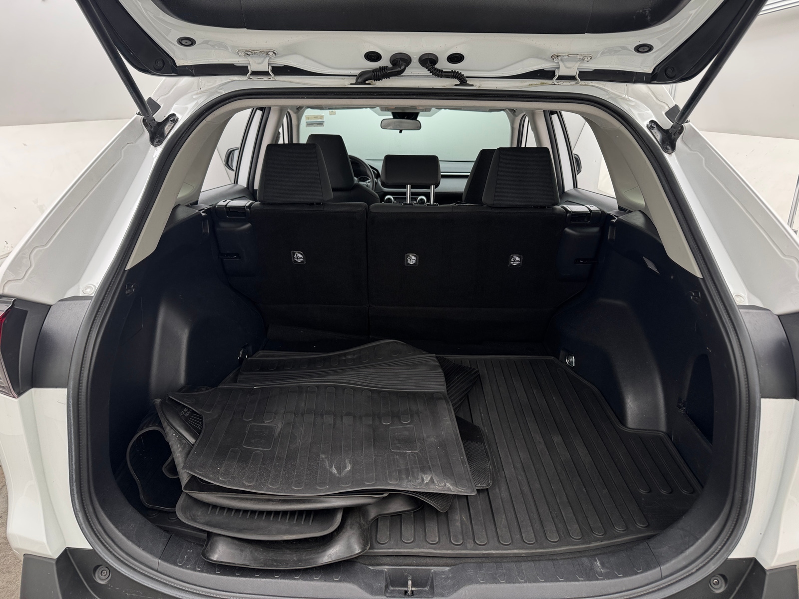 Thumbnail: 2021 Toyota RAV4 - 7