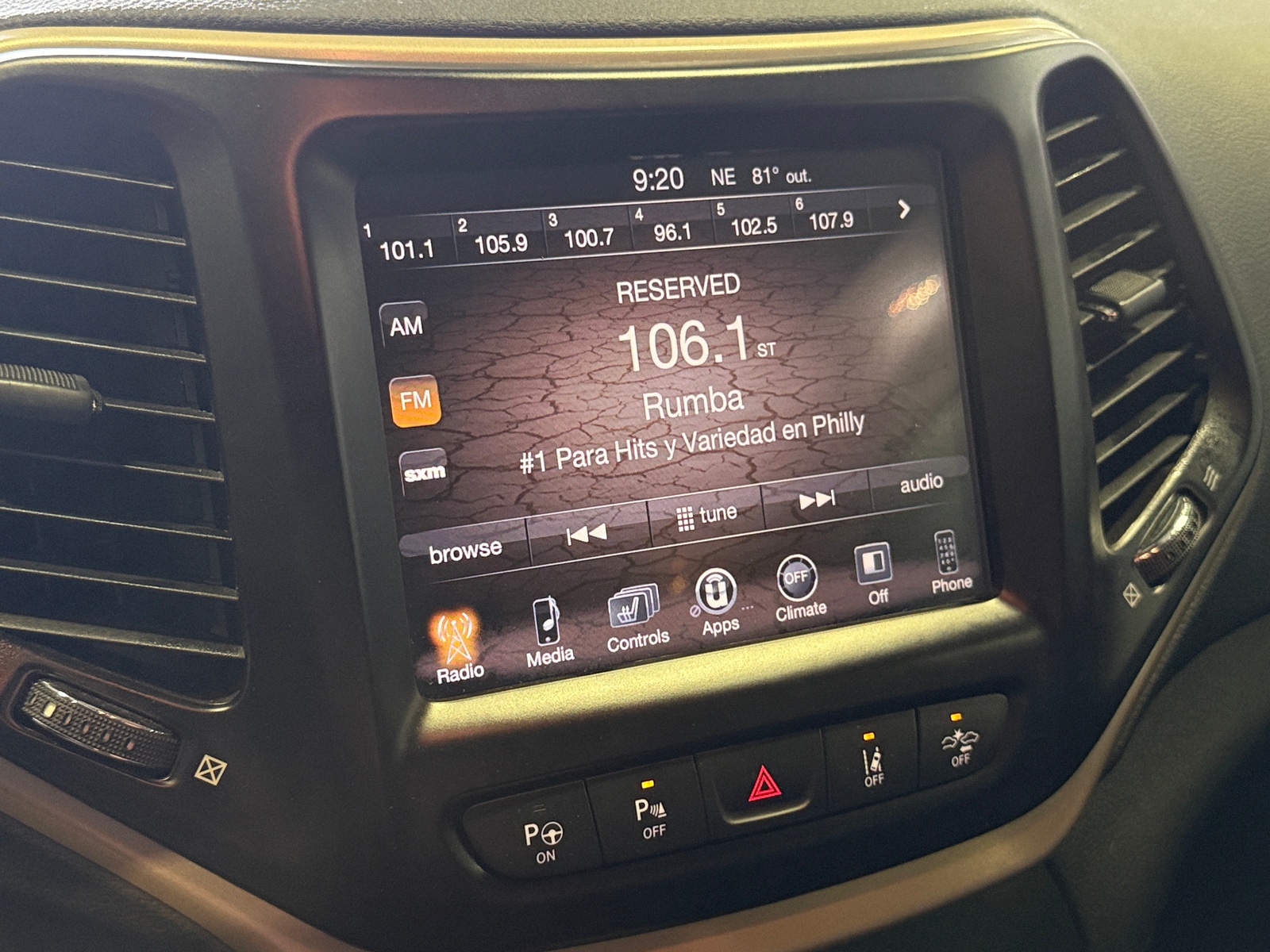 Thumbnail: 2018 Jeep Cherokee - 3