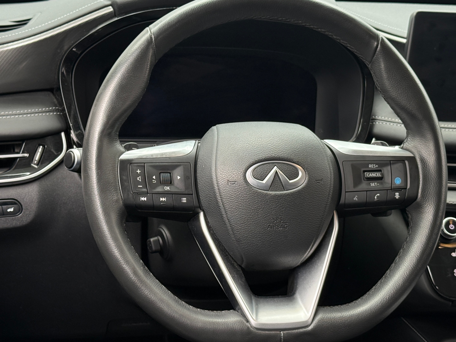Thumbnail: 2023 INFINITI QX60 - 4