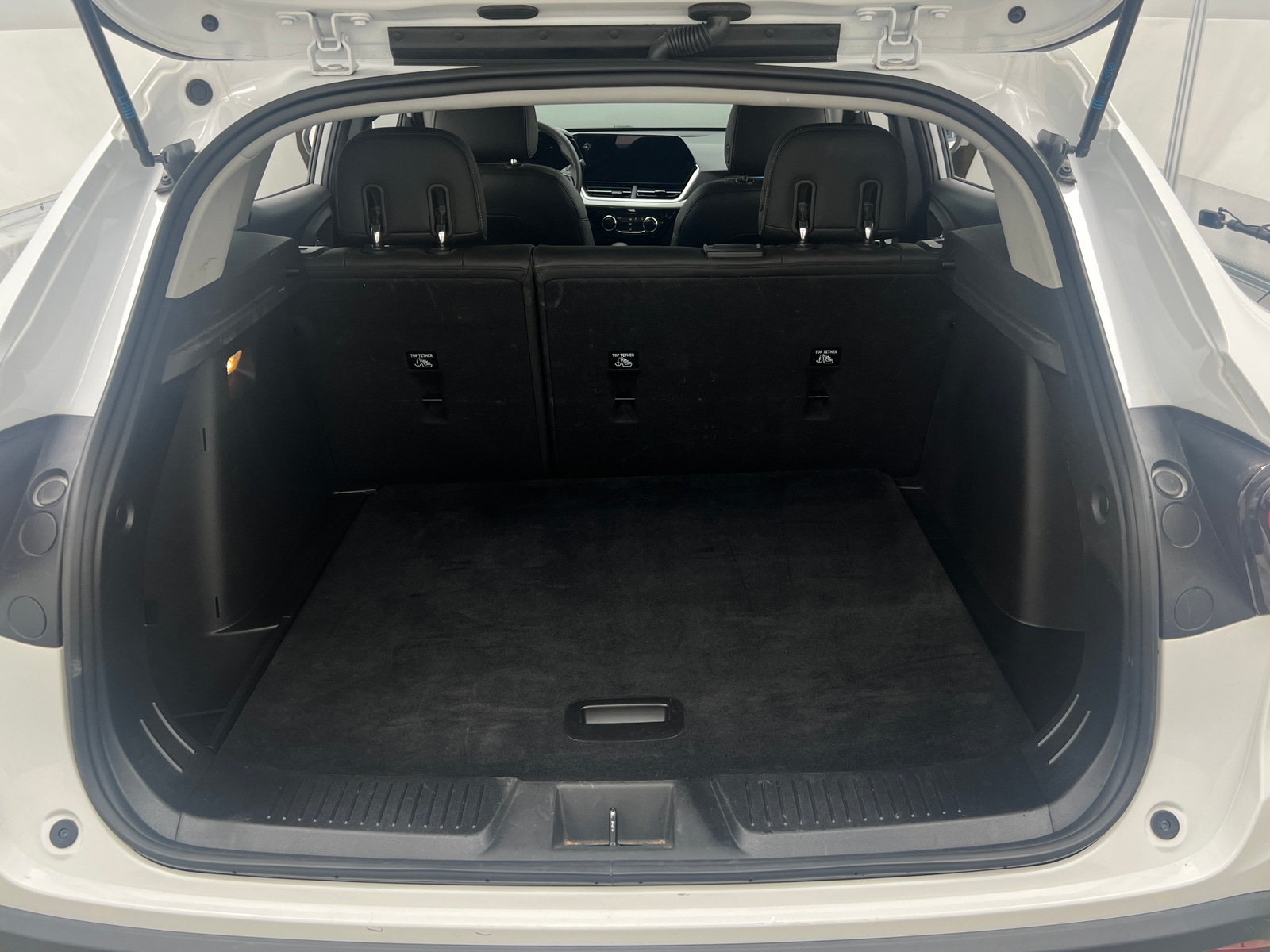 Thumbnail: 2025 Chevrolet Trax - 6