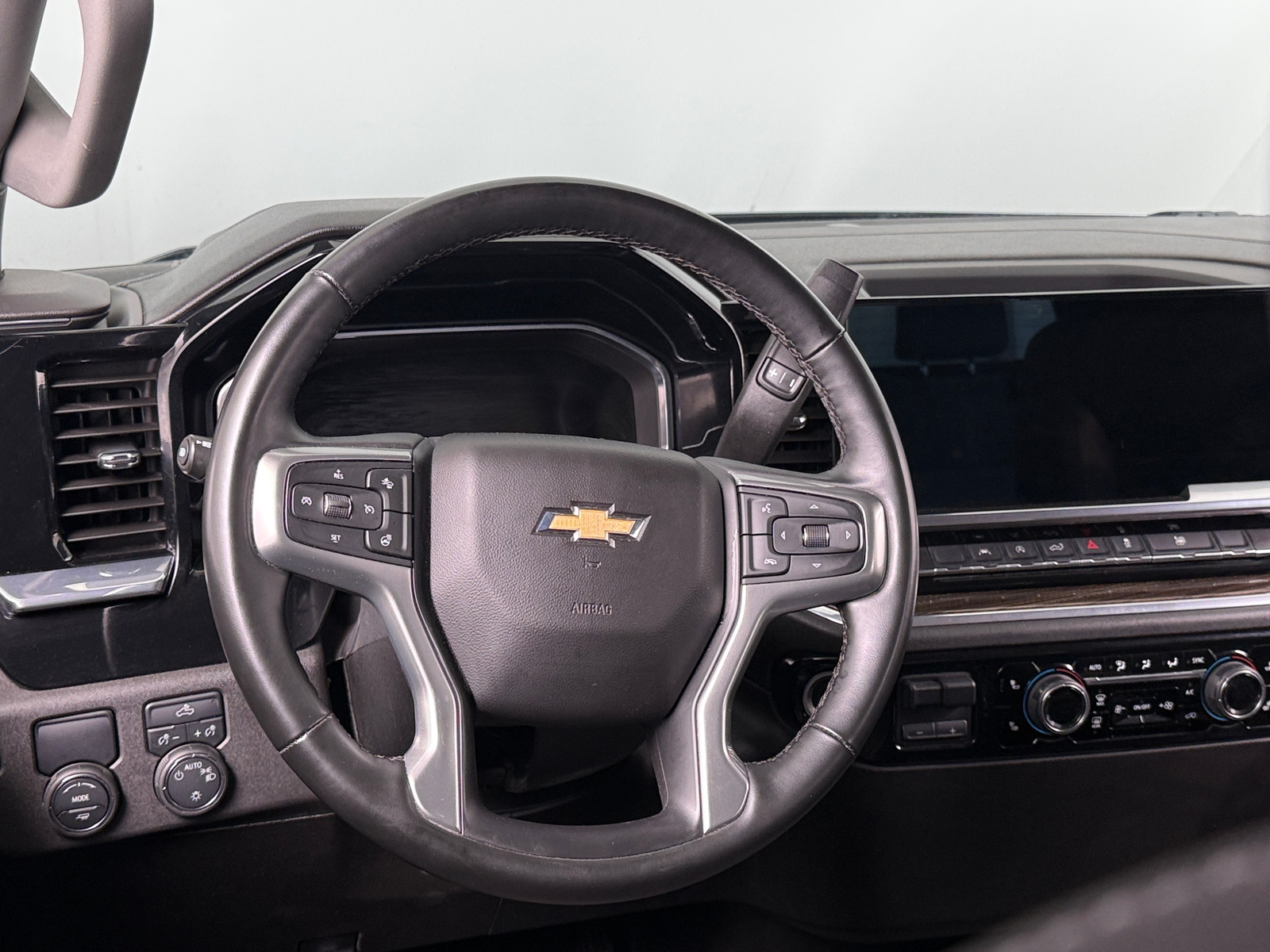 Thumbnail: 2025 Chevrolet Silverado 1500 - 5