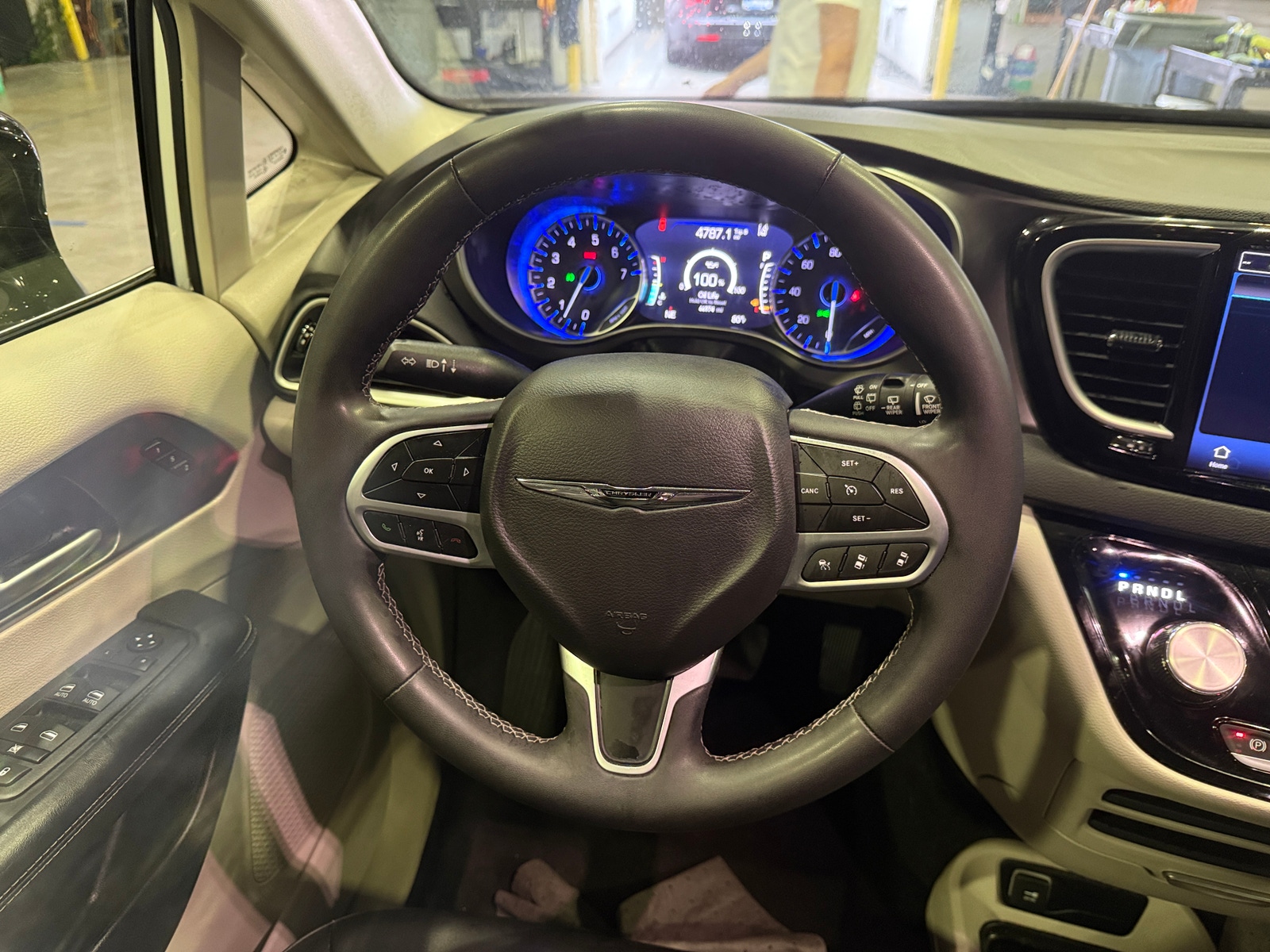 Thumbnail: 2024 Chrysler Pacifica - 4