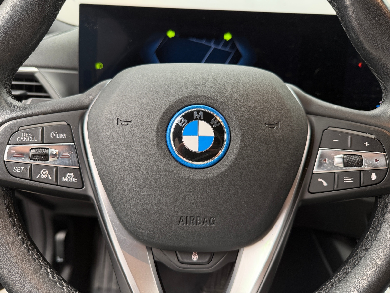Thumbnail: 2023 BMW i4 - 4