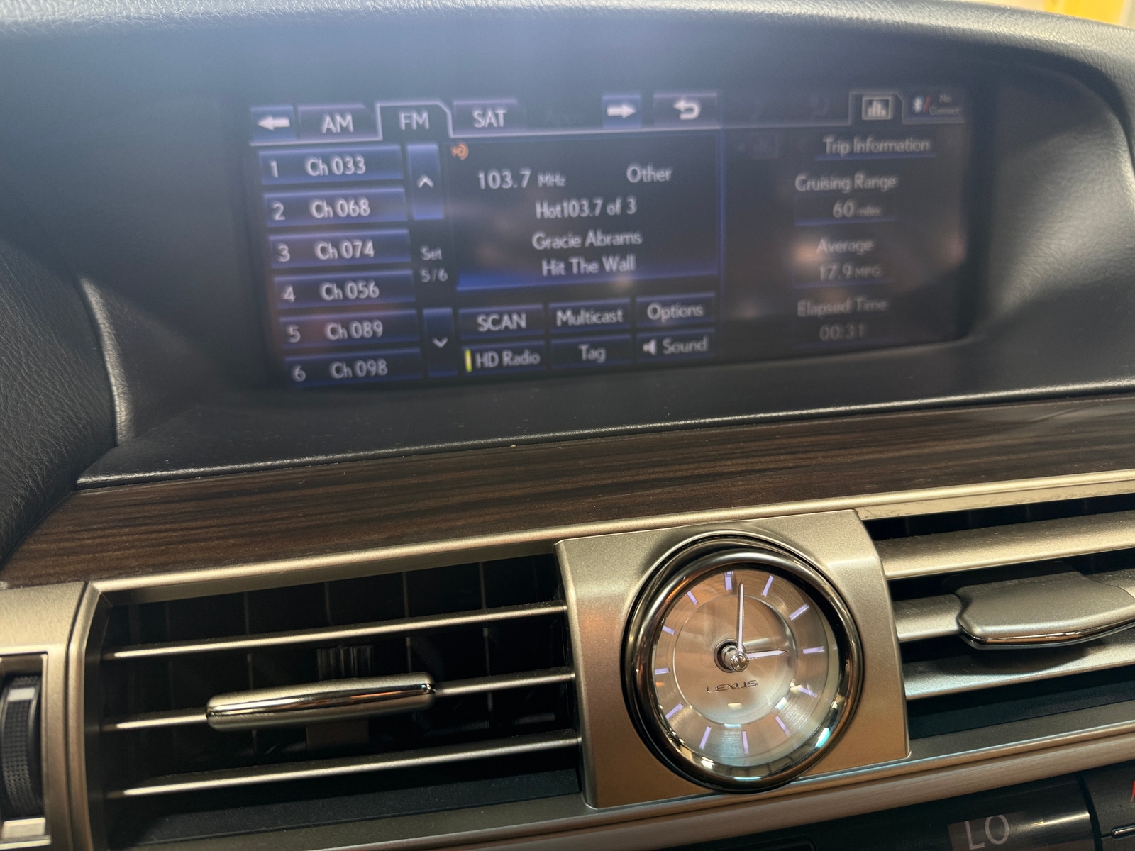Thumbnail: 2013 Lexus LS - 3