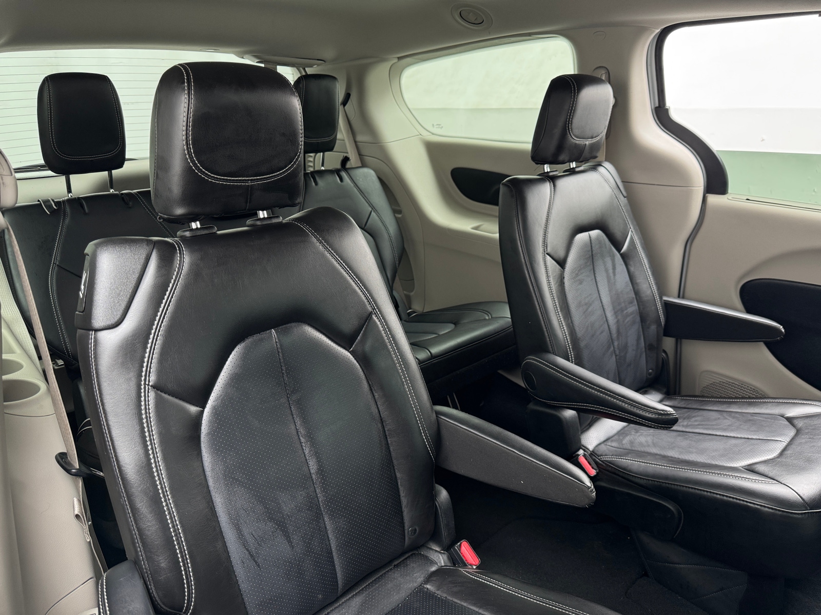 Thumbnail: 2023 Chrysler Pacifica - 5
