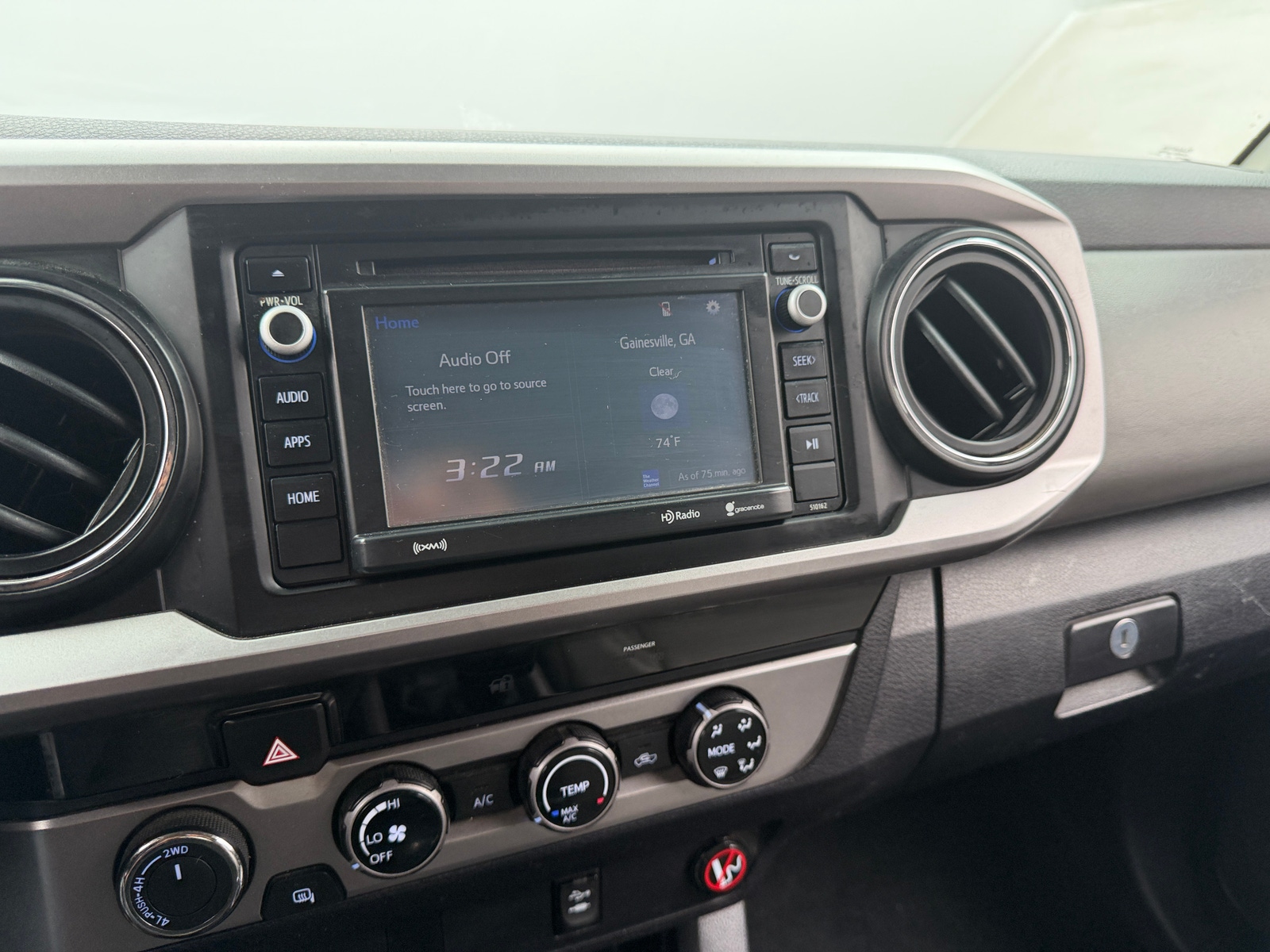 Thumbnail: 2016 Toyota Tacoma - 3