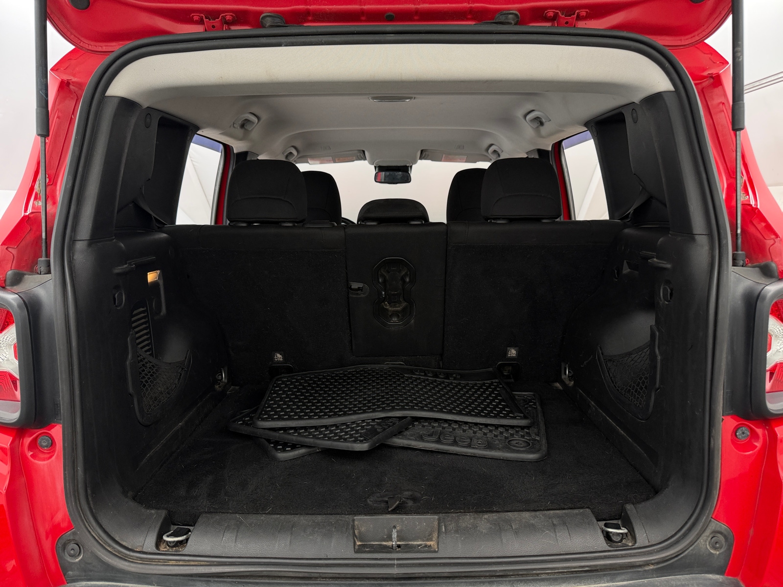 Thumbnail: 2018 Jeep Renegade - 7