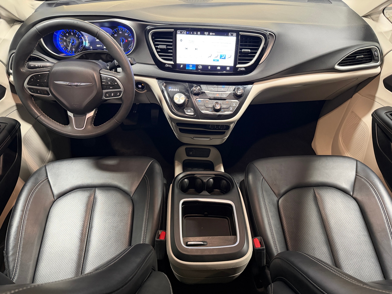 Thumbnail: 2024 Chrysler Pacifica - 2