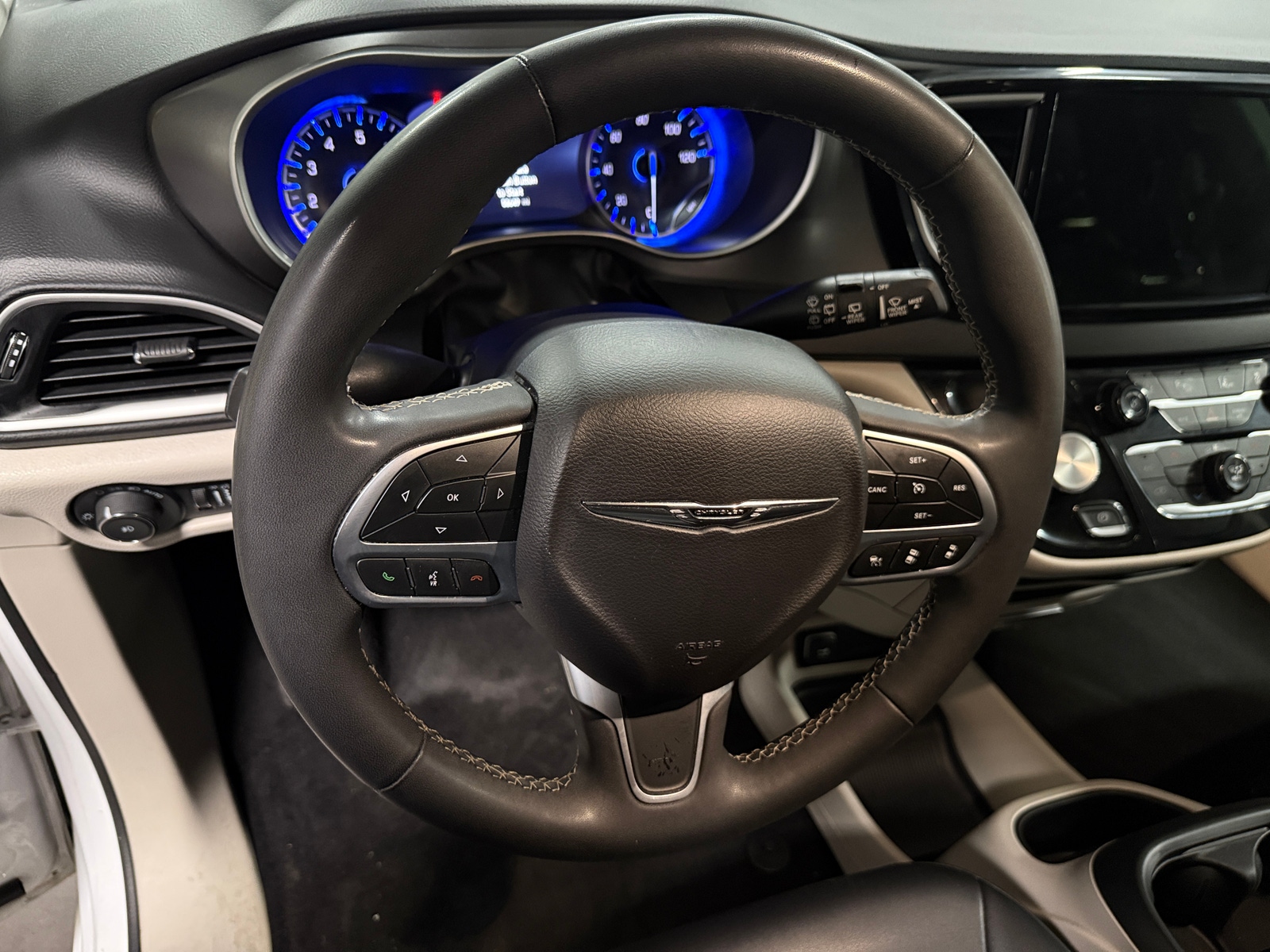 Thumbnail: 2024 Chrysler Pacifica - 4