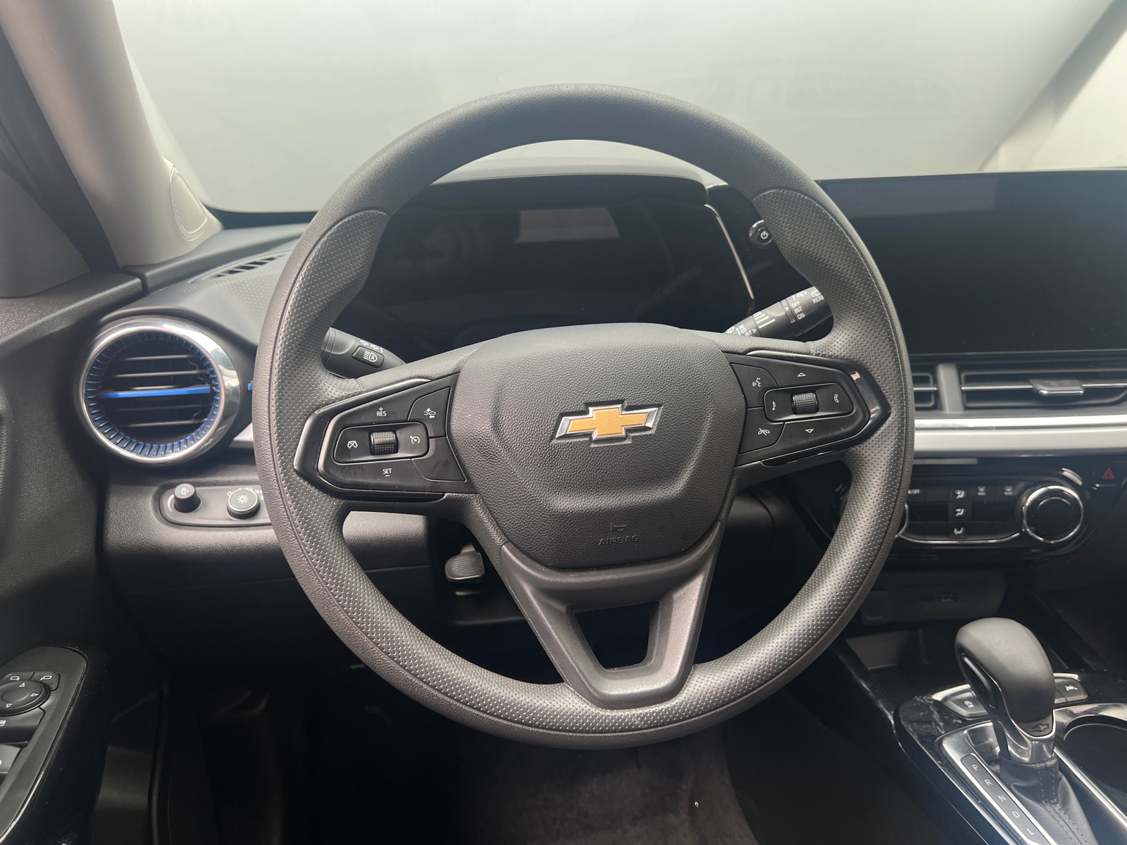 Thumbnail: 2025 Chevrolet Trax - 4
