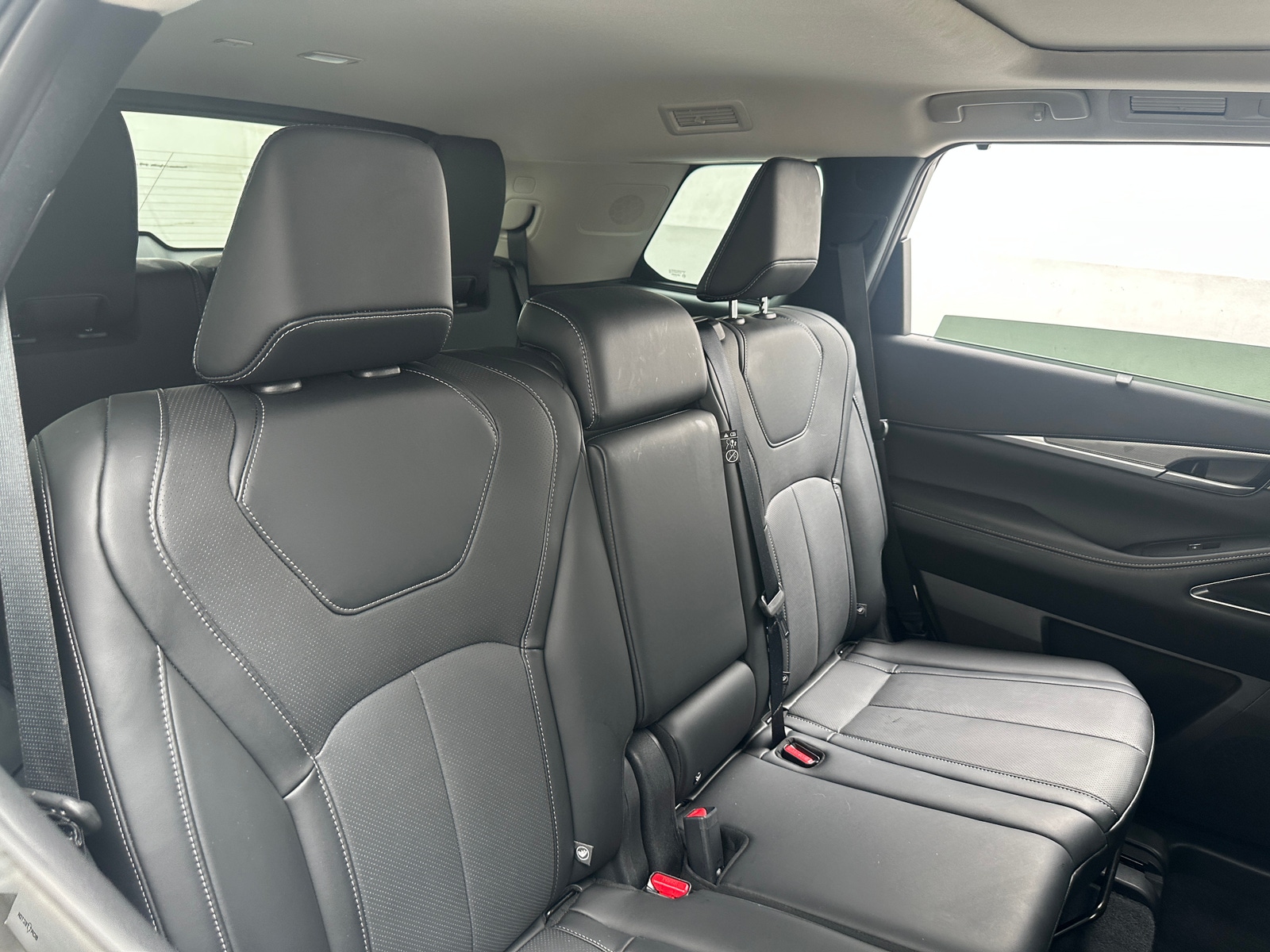 Thumbnail: 2026 INFINITI QX60 - 5