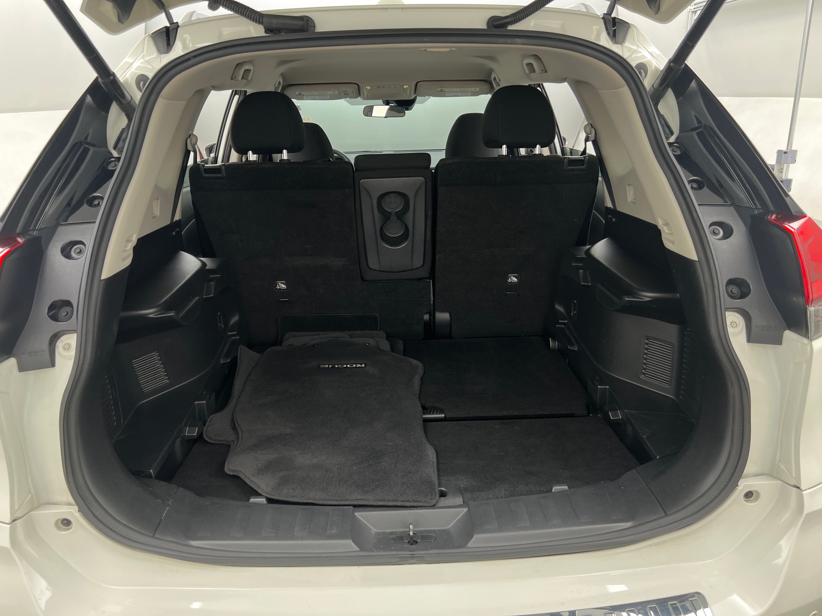 Thumbnail: 2019 Nissan Rogue - 7