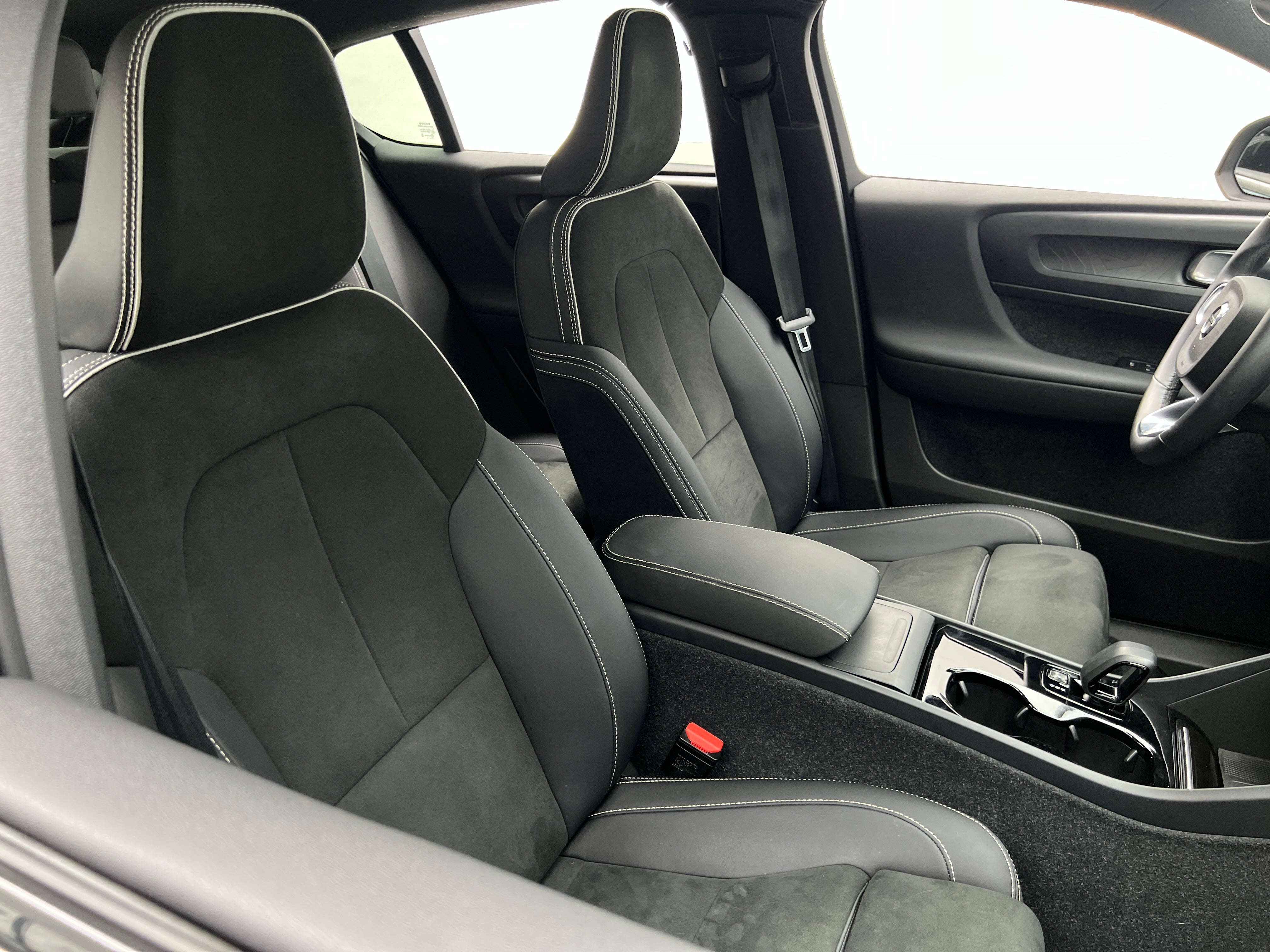 Used 2023 Volvo C40 Ultimate with VIN YV4ED3GM3P2060029 for sale in Pewaukee, WI
