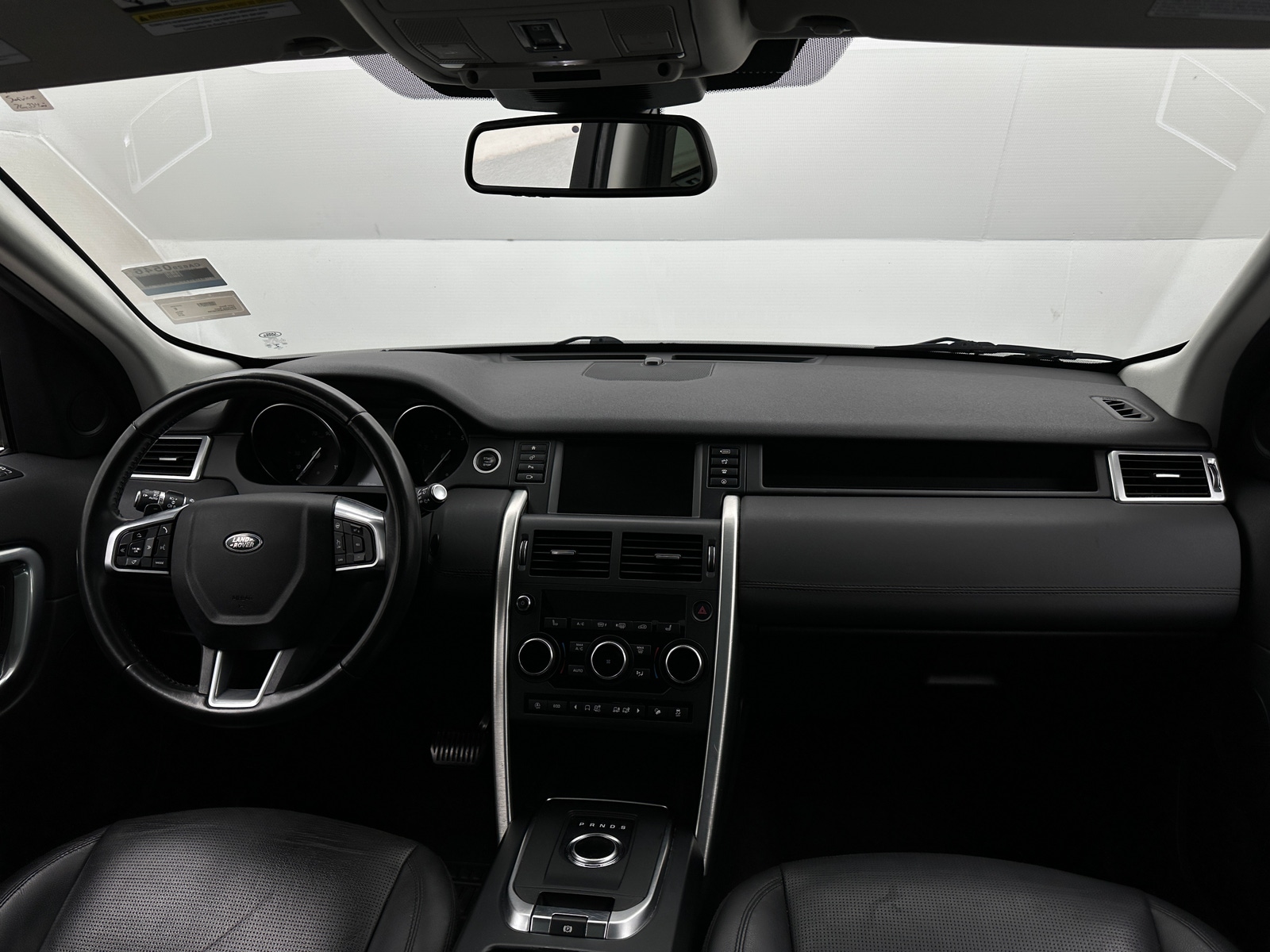 Thumbnail: 2018 Land Rover Discovery Sport - 2