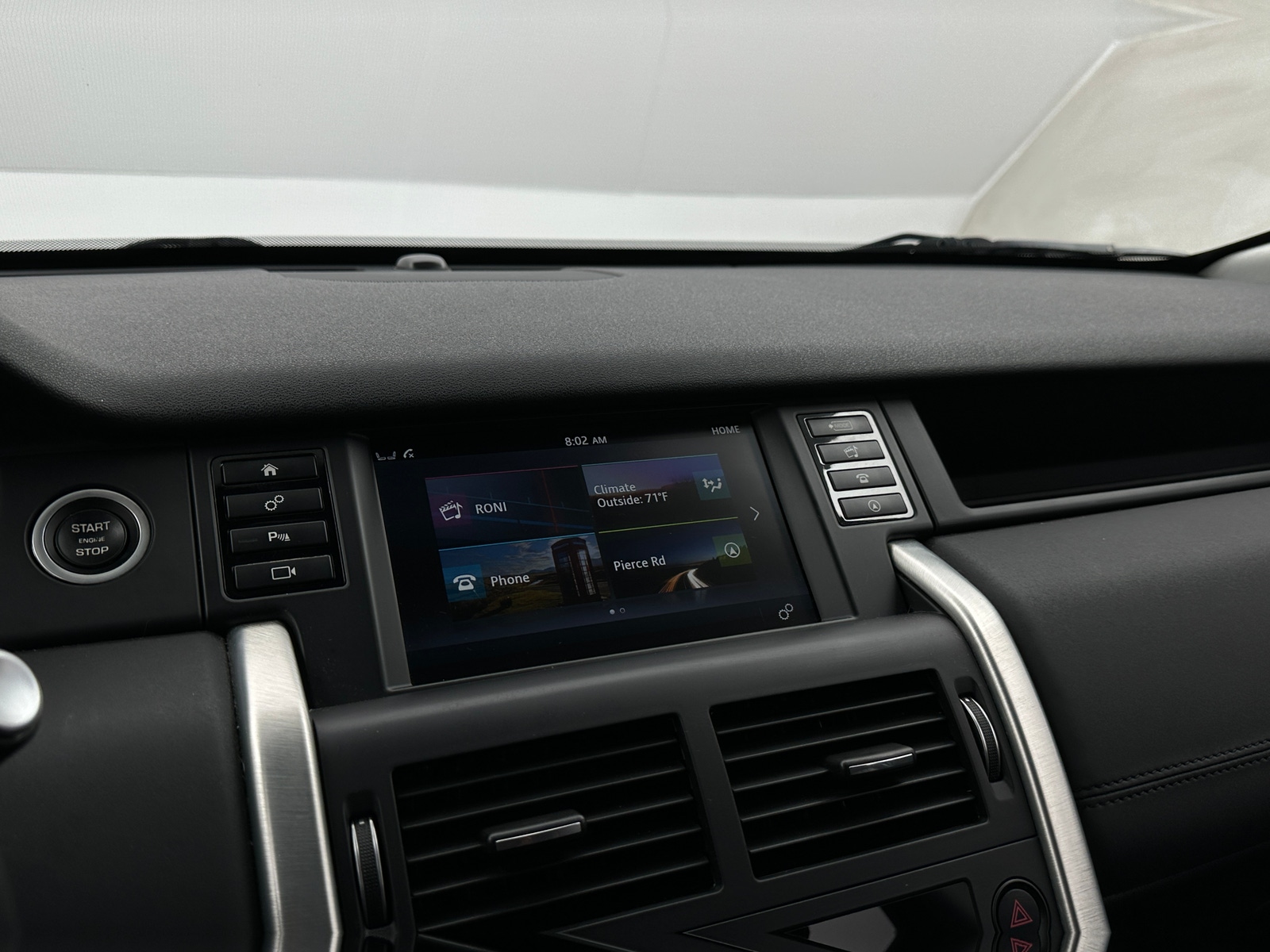 Thumbnail: 2018 Land Rover Discovery Sport - 3