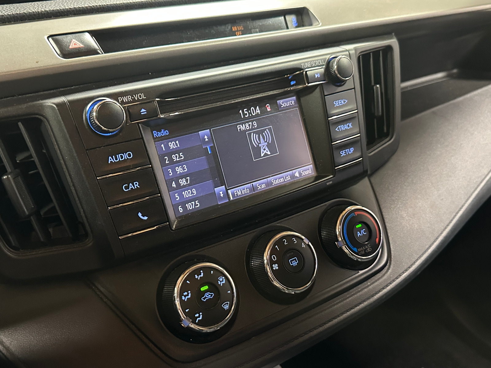 Thumbnail: 2016 Toyota RAV4 - 4