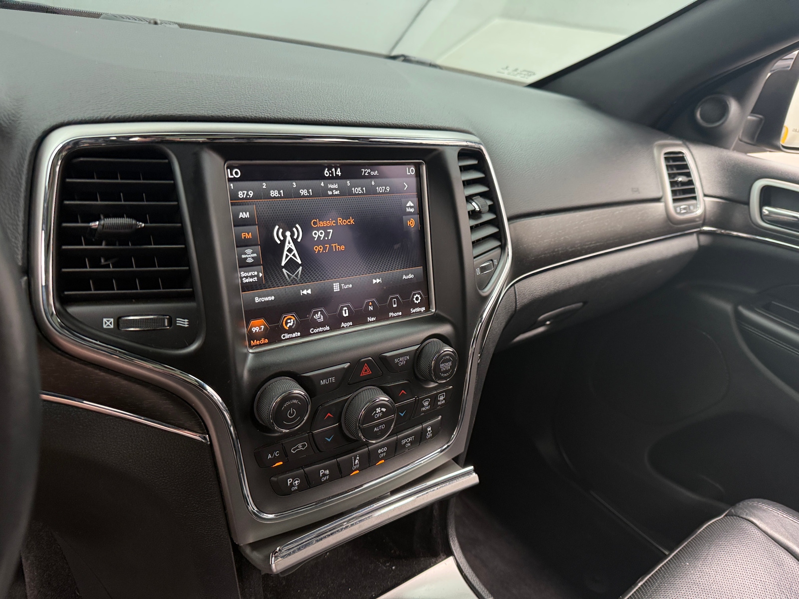 Thumbnail: 2018 Jeep Grand Cherokee - 3