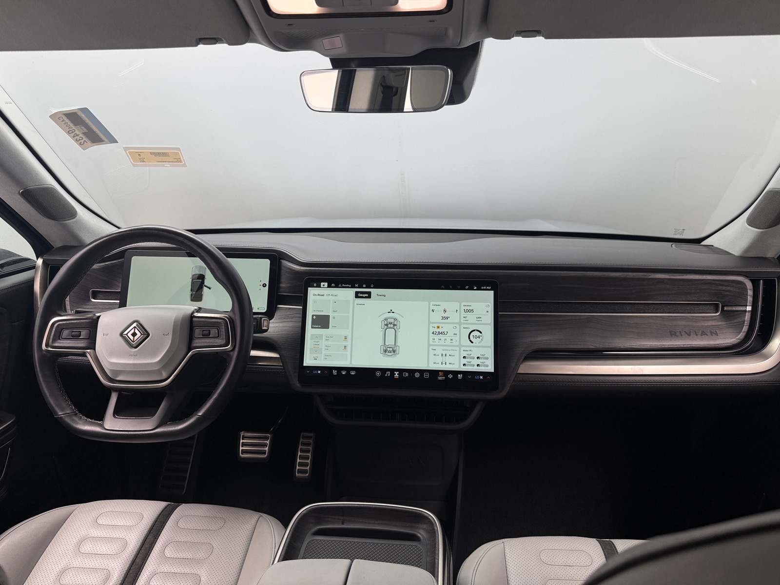 Thumbnail: 2023 Rivian R1S - 2