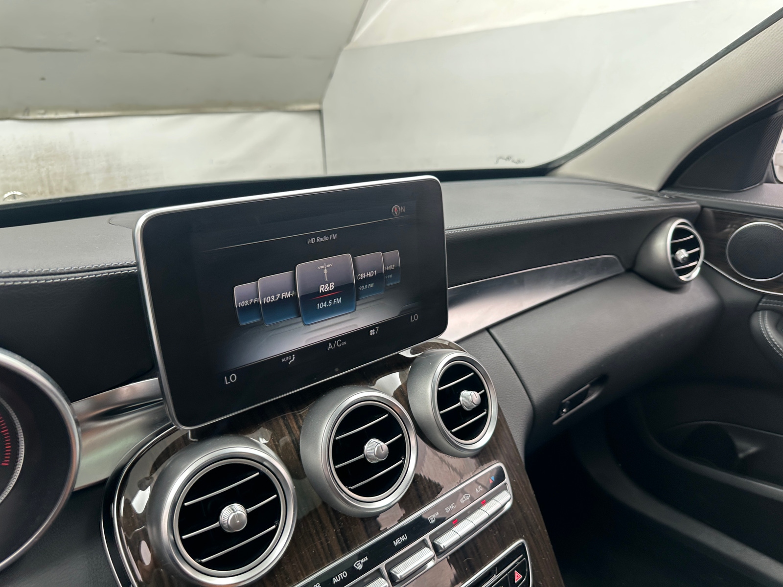 Thumbnail: 2016 Mercedes-Benz C-Class - 3