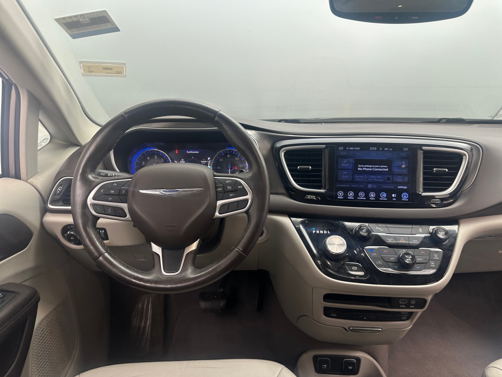 Thumbnail: 2017 Chrysler Pacifica - 4