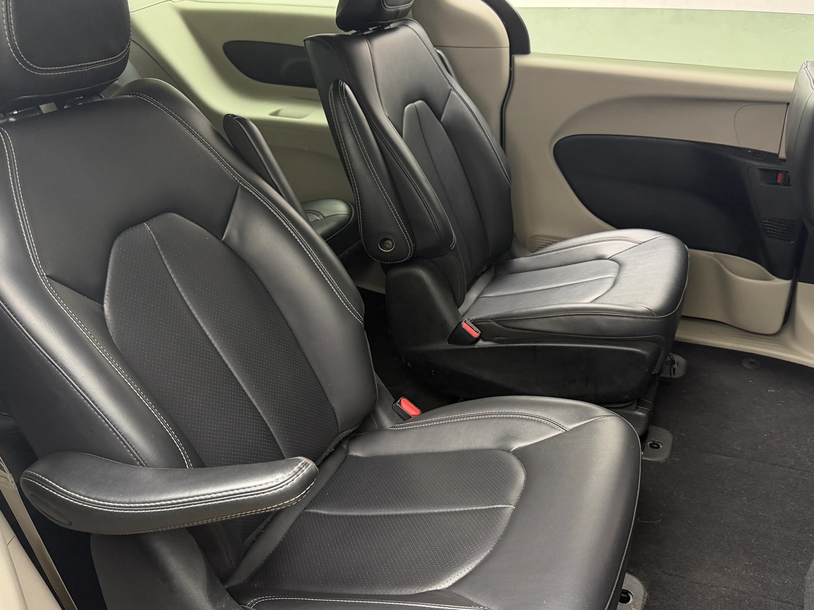 Thumbnail: 2024 Chrysler Pacifica - 5