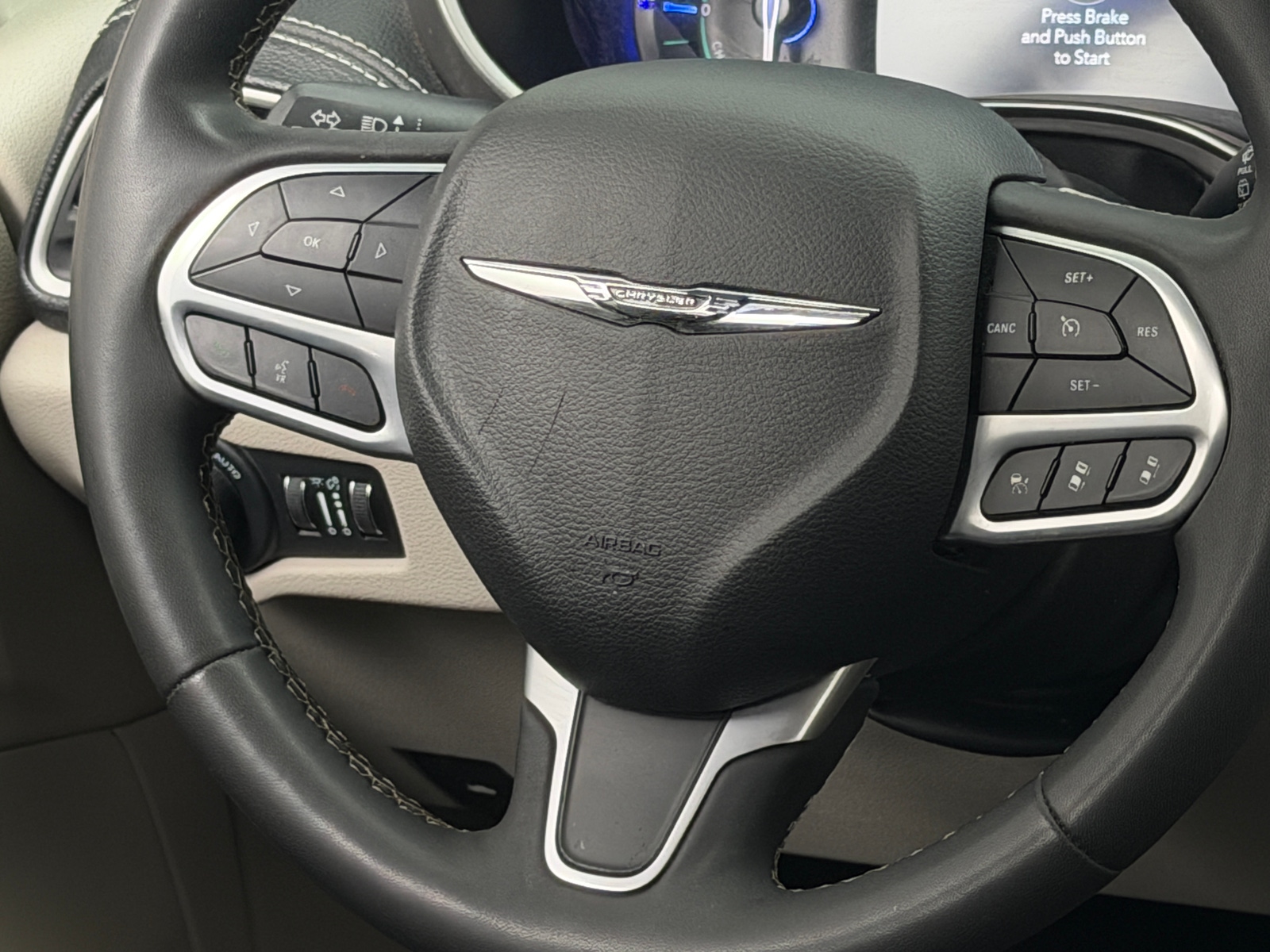 Thumbnail: 2024 Chrysler Pacifica - 4