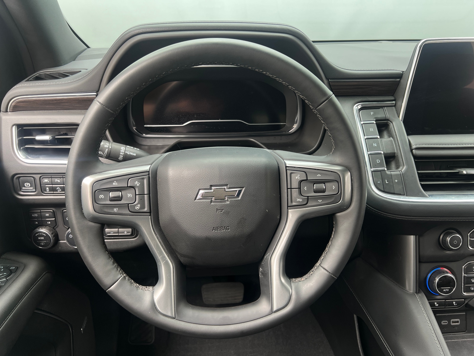 Thumbnail: 2024 Chevrolet Tahoe - 4
