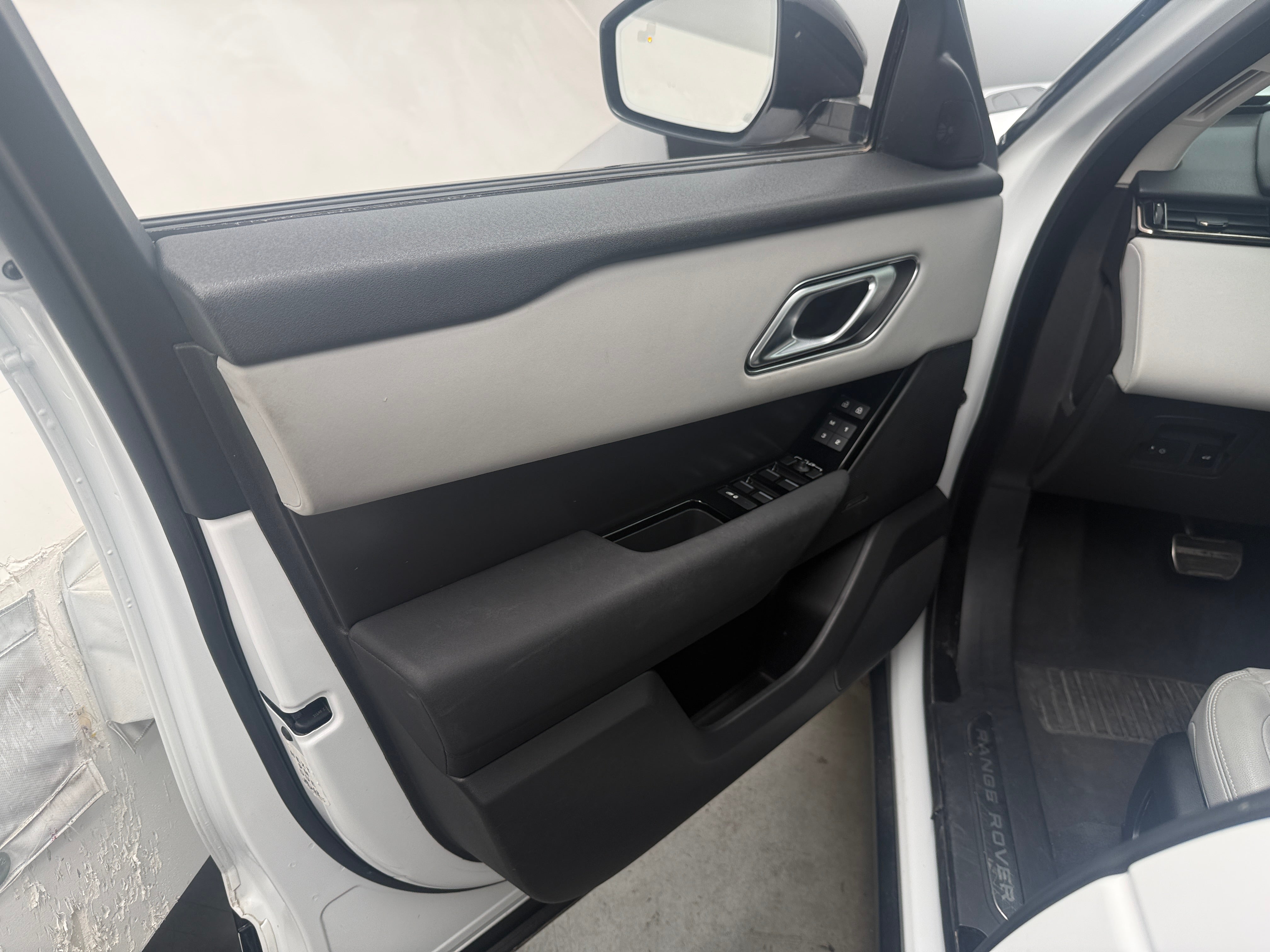 2025 Land Rover Range Rover Velar