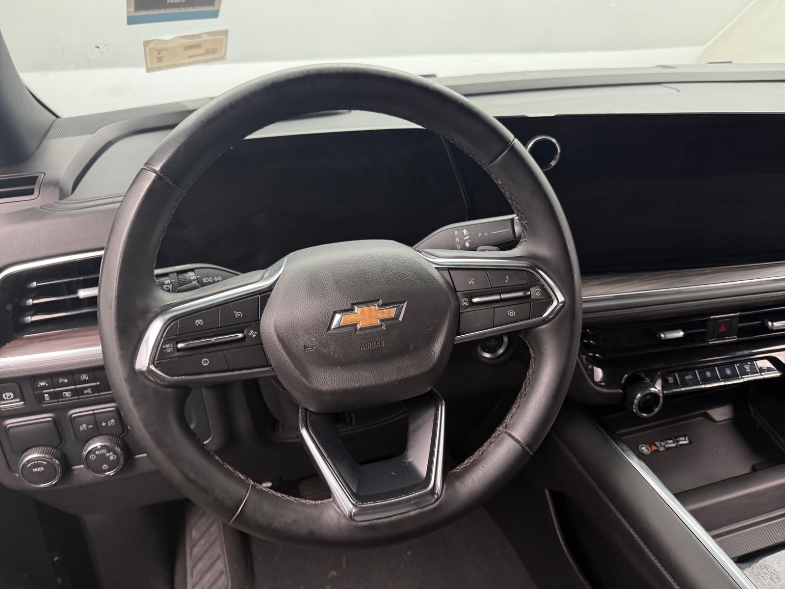 Thumbnail: 2025 Chevrolet Suburban - 4