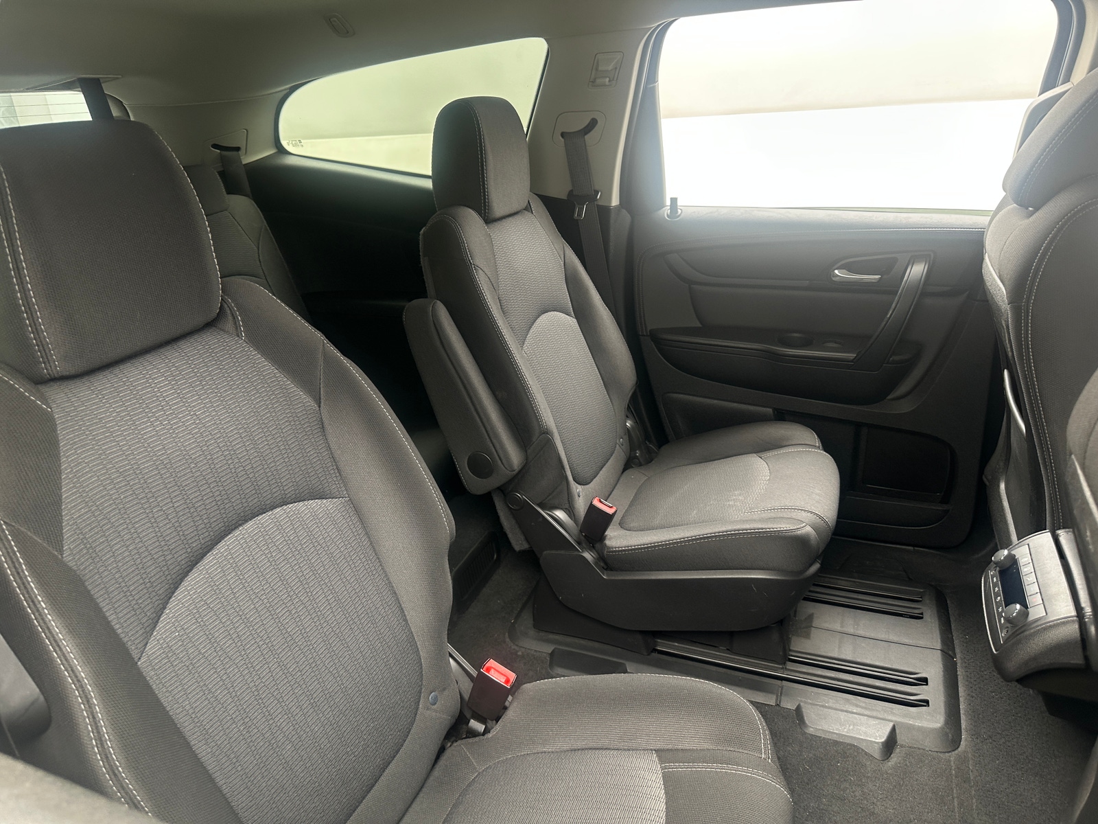 Thumbnail: 2017 Chevrolet Traverse - 6