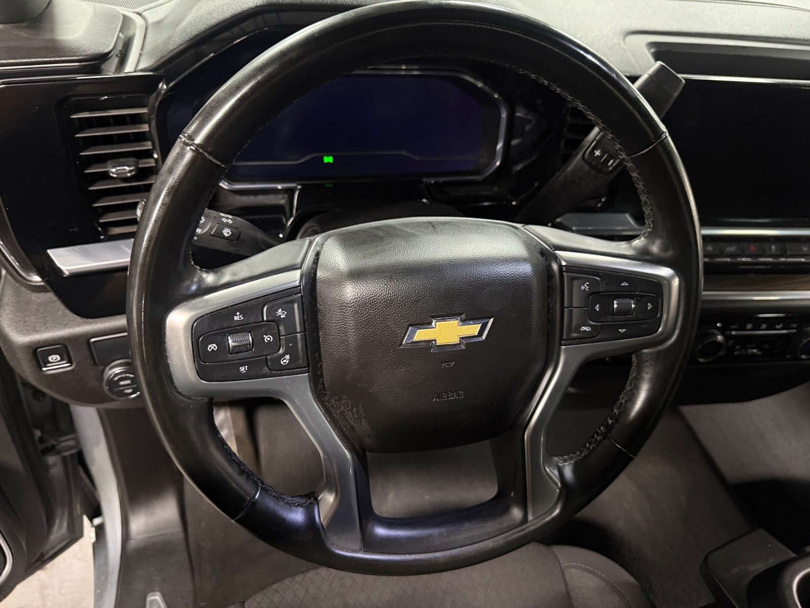 Thumbnail: 2025 Chevrolet Silverado 1500 - 5