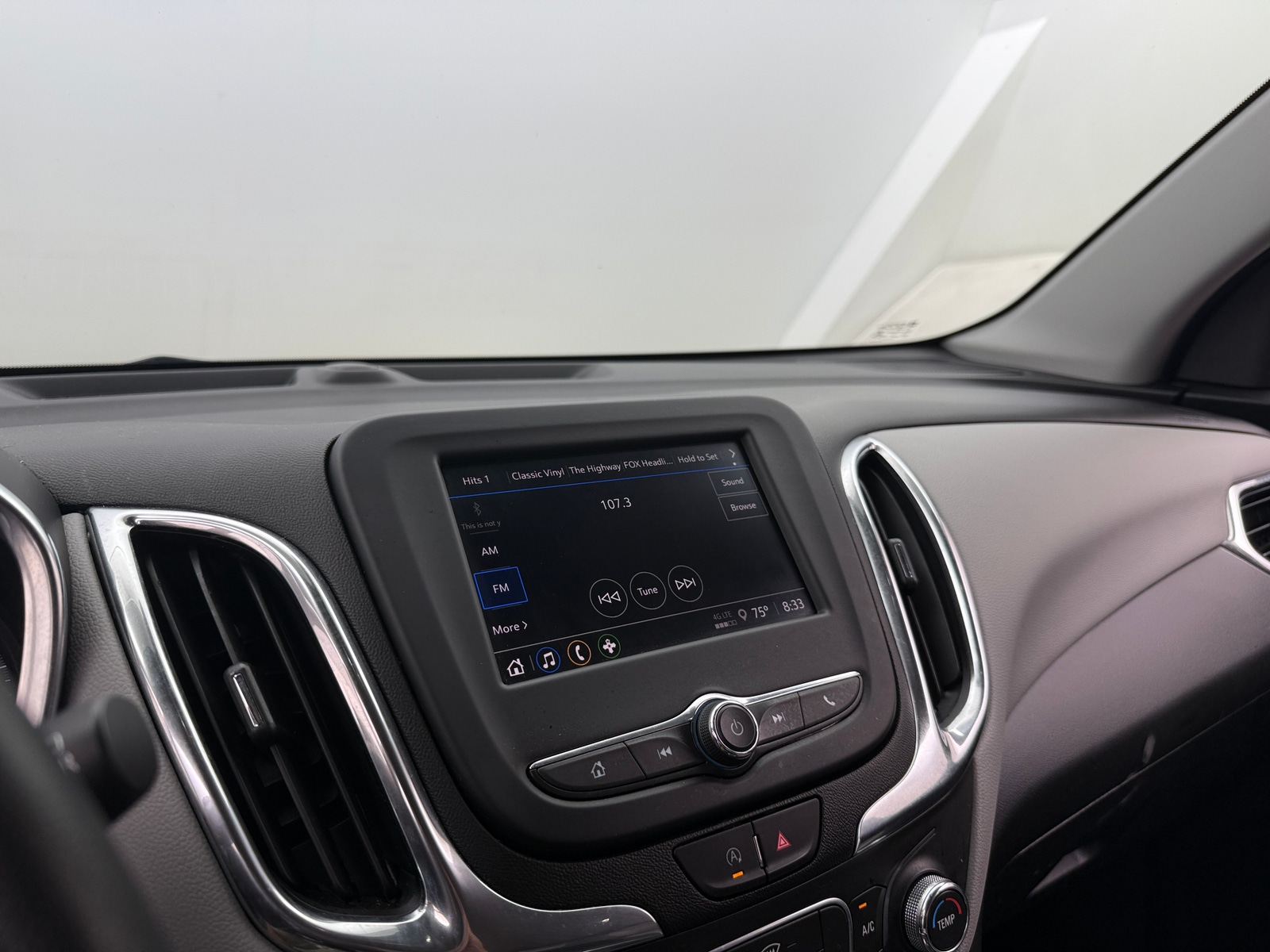 Thumbnail: 2022 Chevrolet Equinox - 4