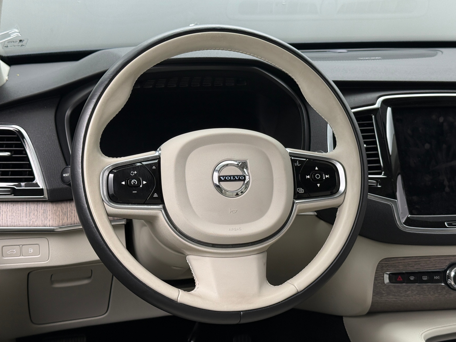 Thumbnail: 2024 Volvo XC90 - 4