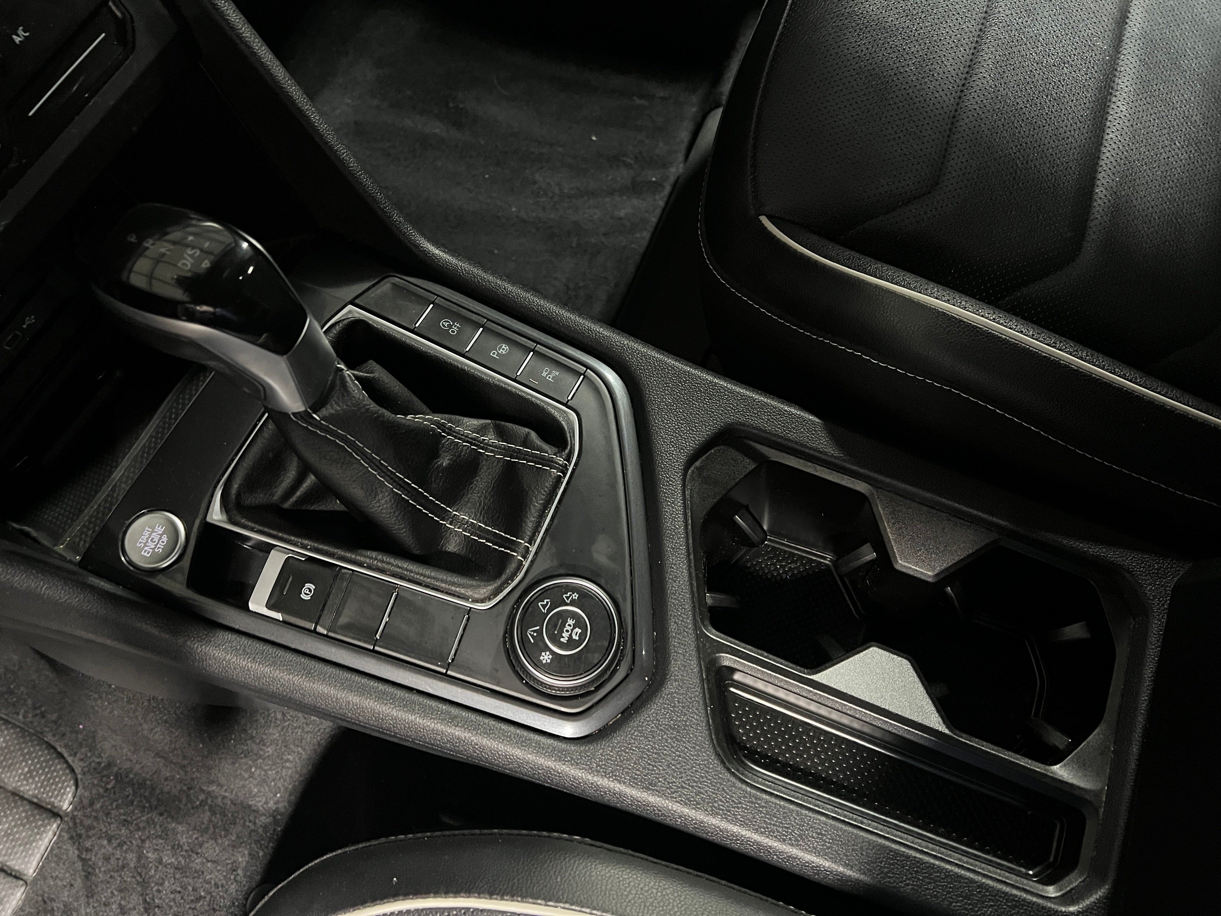2024 Volkswagen Tiguan SEL R-LINE - Photo 6