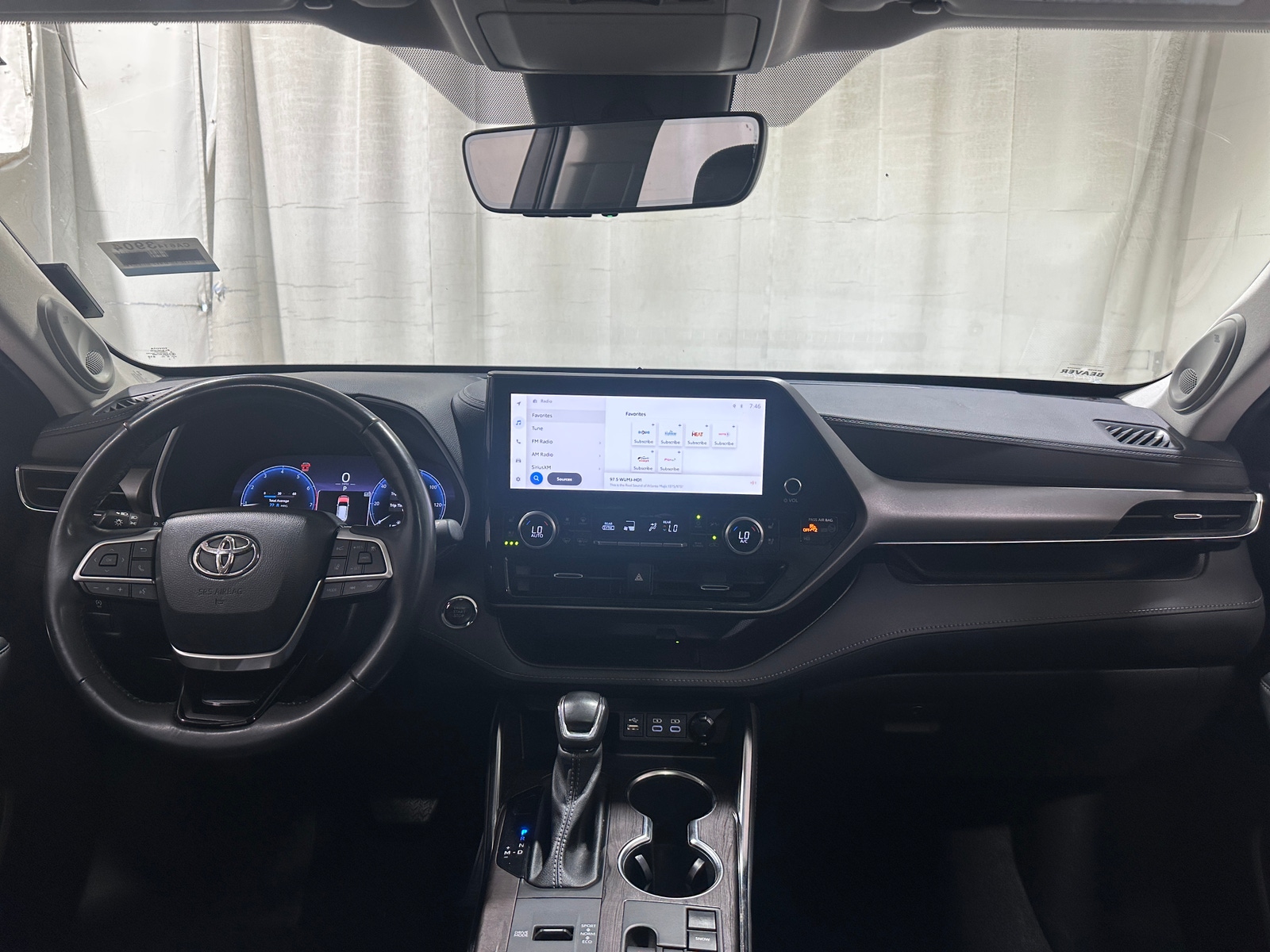 Thumbnail: 2023 Toyota Highlander - 2